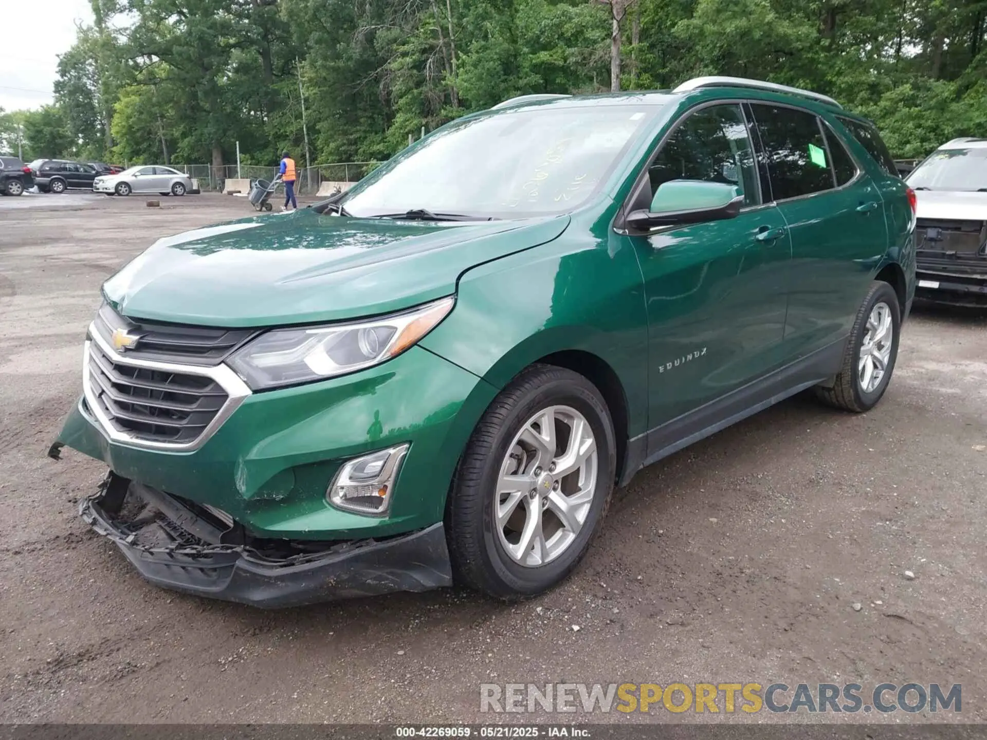 2 Photograph of a damaged car 2GNAXVEX0K6104072 CHEVROLET EQUINOX 2019