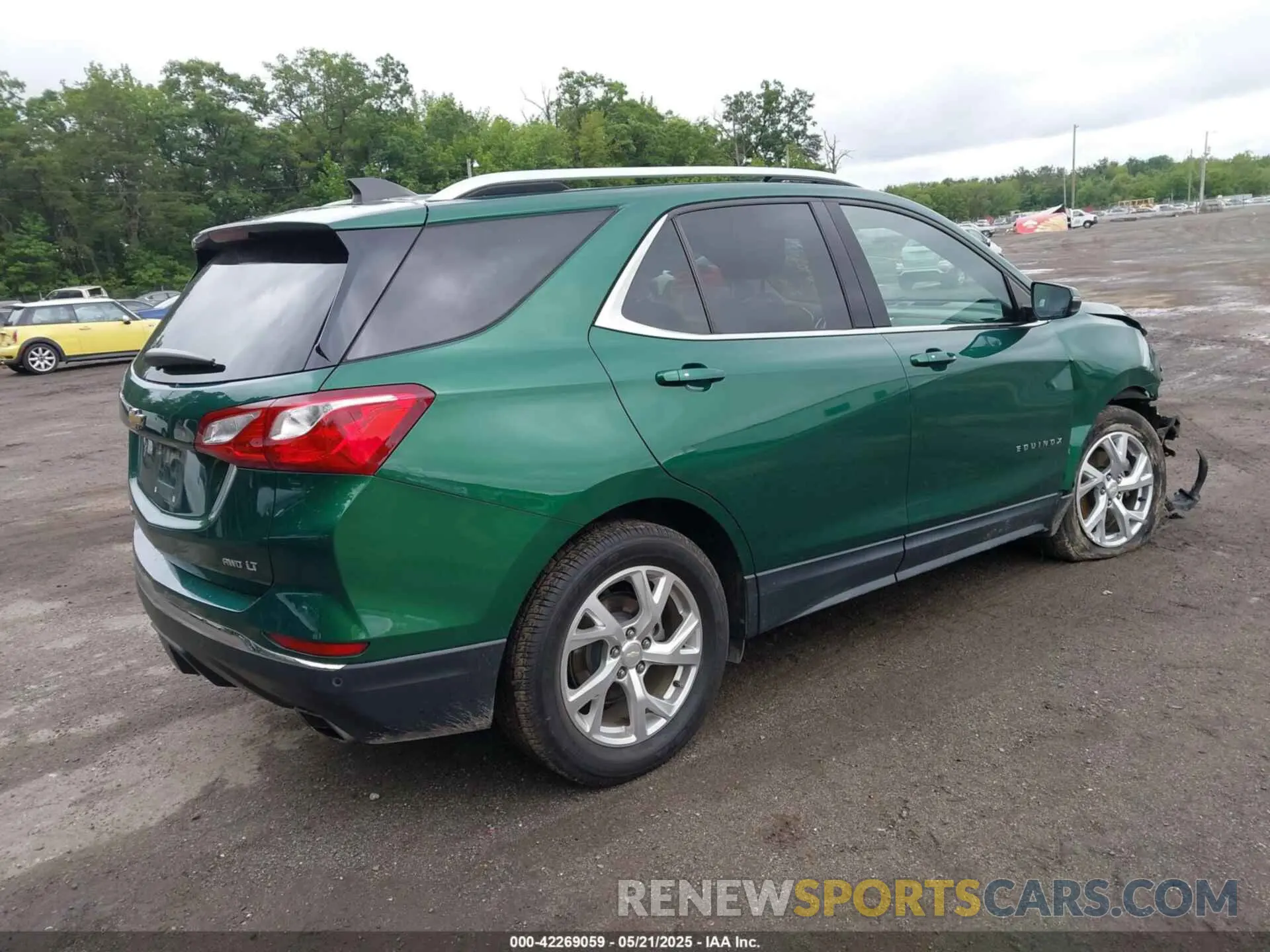 4 Photograph of a damaged car 2GNAXVEX0K6104072 CHEVROLET EQUINOX 2019