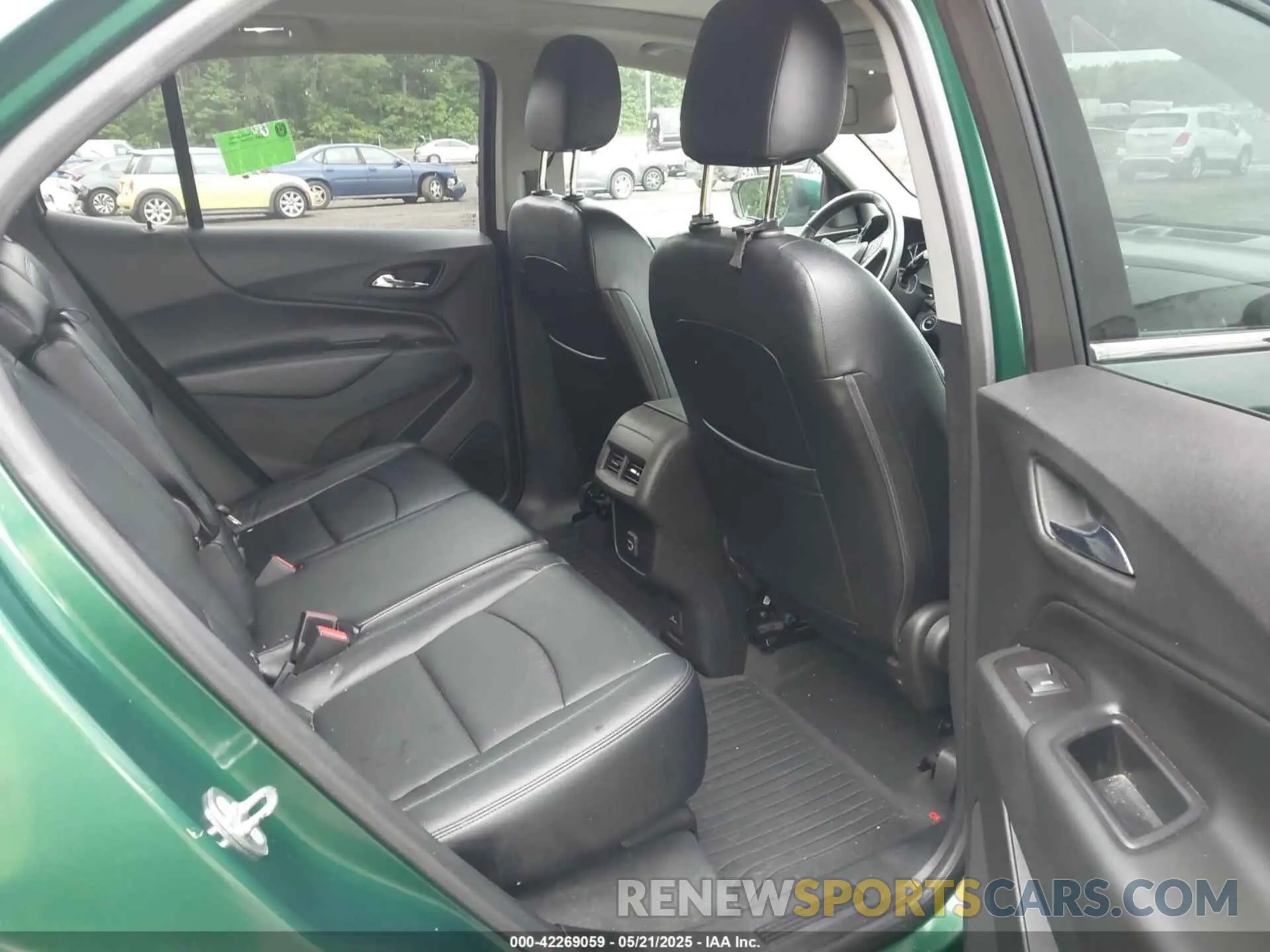 8 Photograph of a damaged car 2GNAXVEX0K6104072 CHEVROLET EQUINOX 2019
