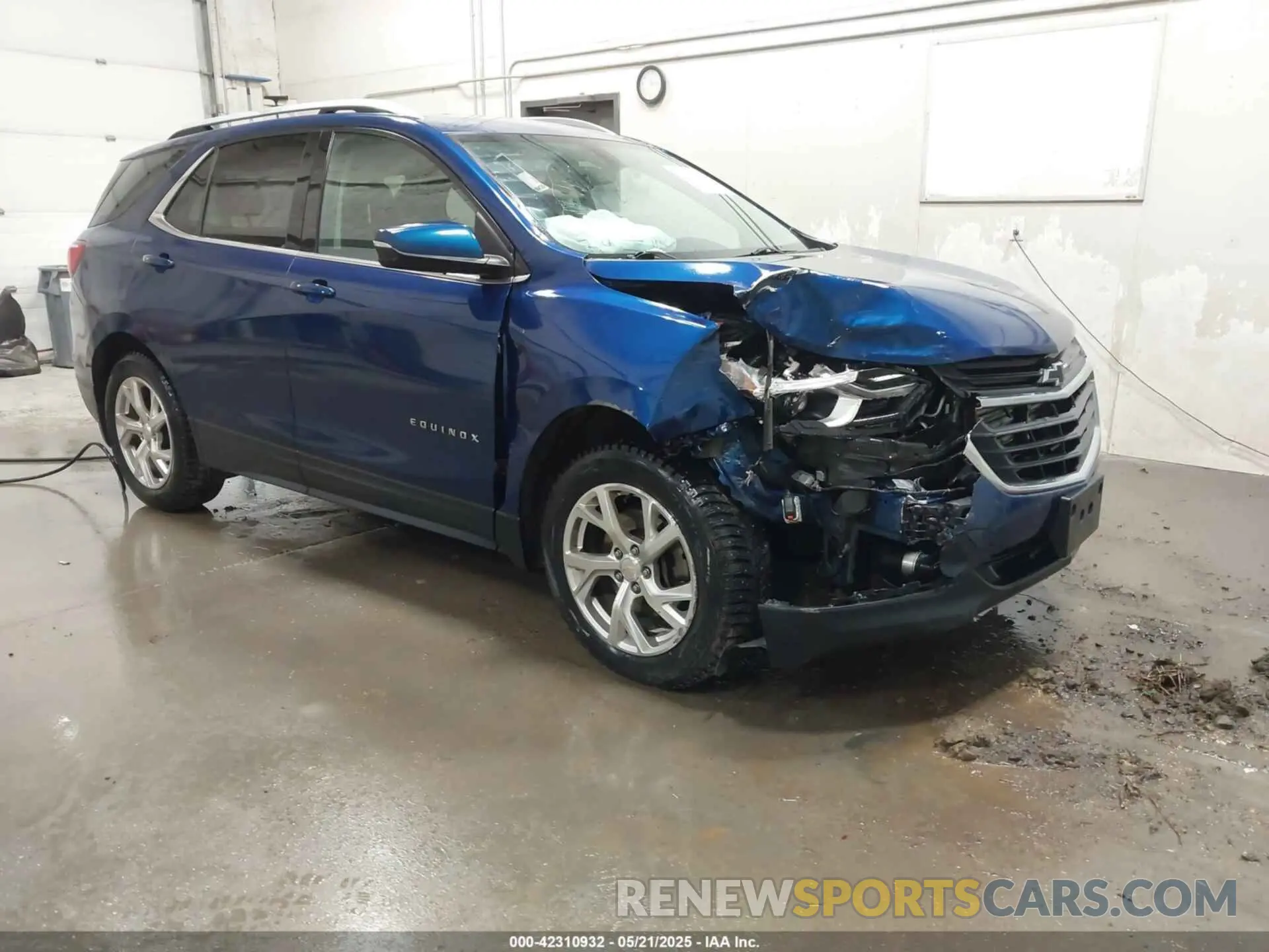 1 Photograph of a damaged car 2GNAXVEX0K6127576 CHEVROLET EQUINOX 2019