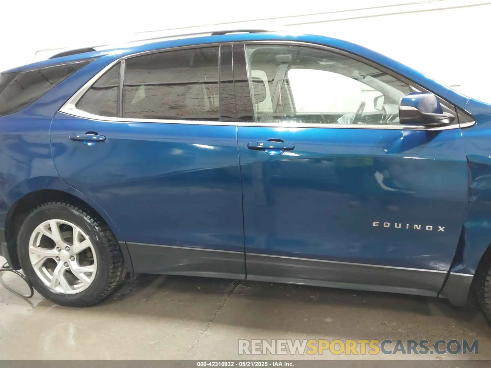 13 Photograph of a damaged car 2GNAXVEX0K6127576 CHEVROLET EQUINOX 2019