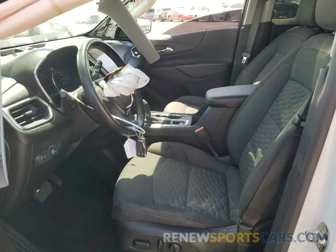 7 Photograph of a damaged car 2GNAXVEX0K6213647 CHEVROLET EQUINOX 2019