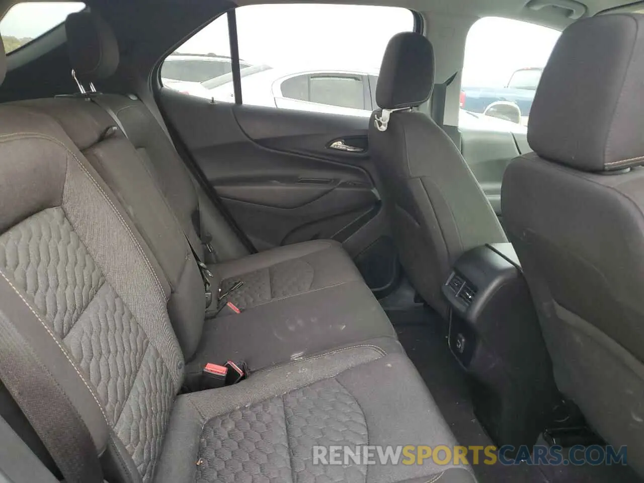 11 Photograph of a damaged car 2GNAXVEX0K6239438 CHEVROLET EQUINOX 2019