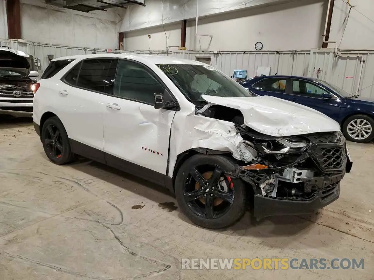 4 Photograph of a damaged car 2GNAXVEX1K6279267 CHEVROLET EQUINOX 2019