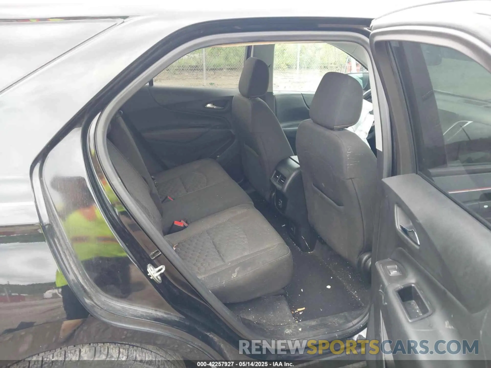 8 Photograph of a damaged car 2GNAXVEX3K6183219 CHEVROLET EQUINOX 2019