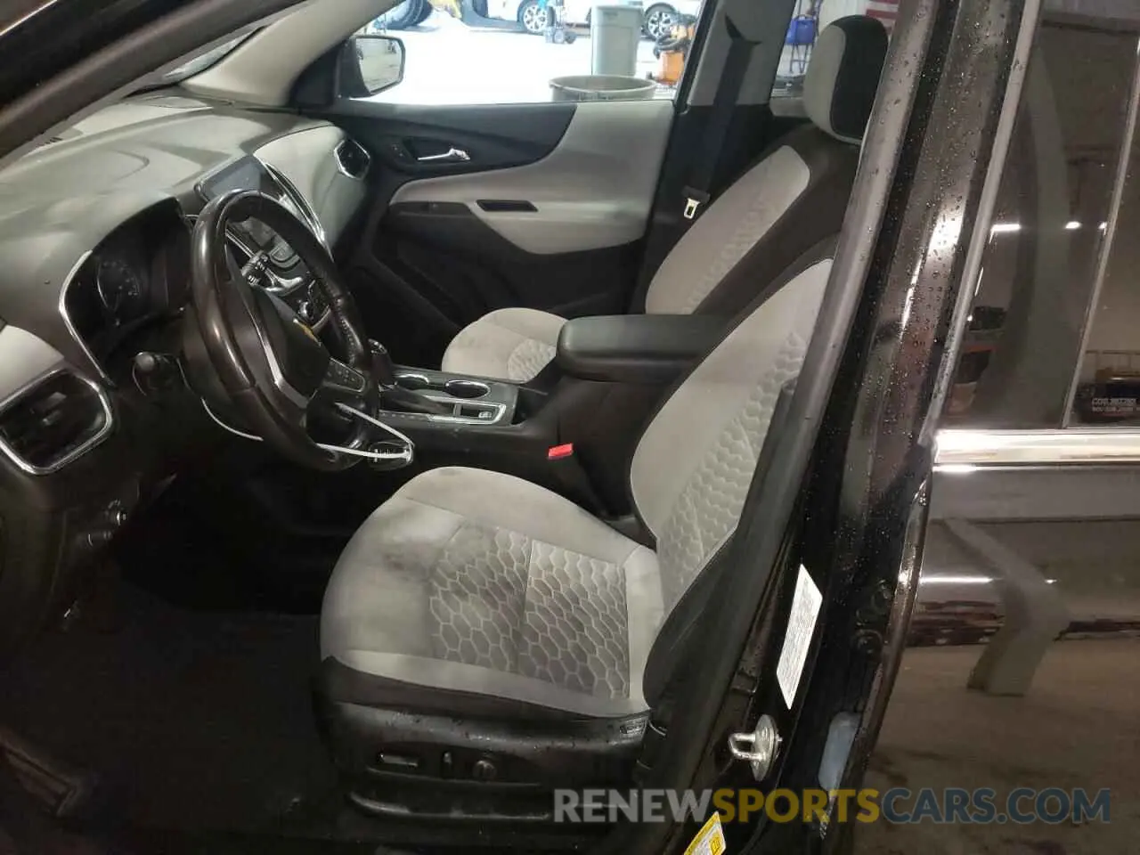 7 Photograph of a damaged car 2GNAXVEX3K6285071 CHEVROLET EQUINOX 2019