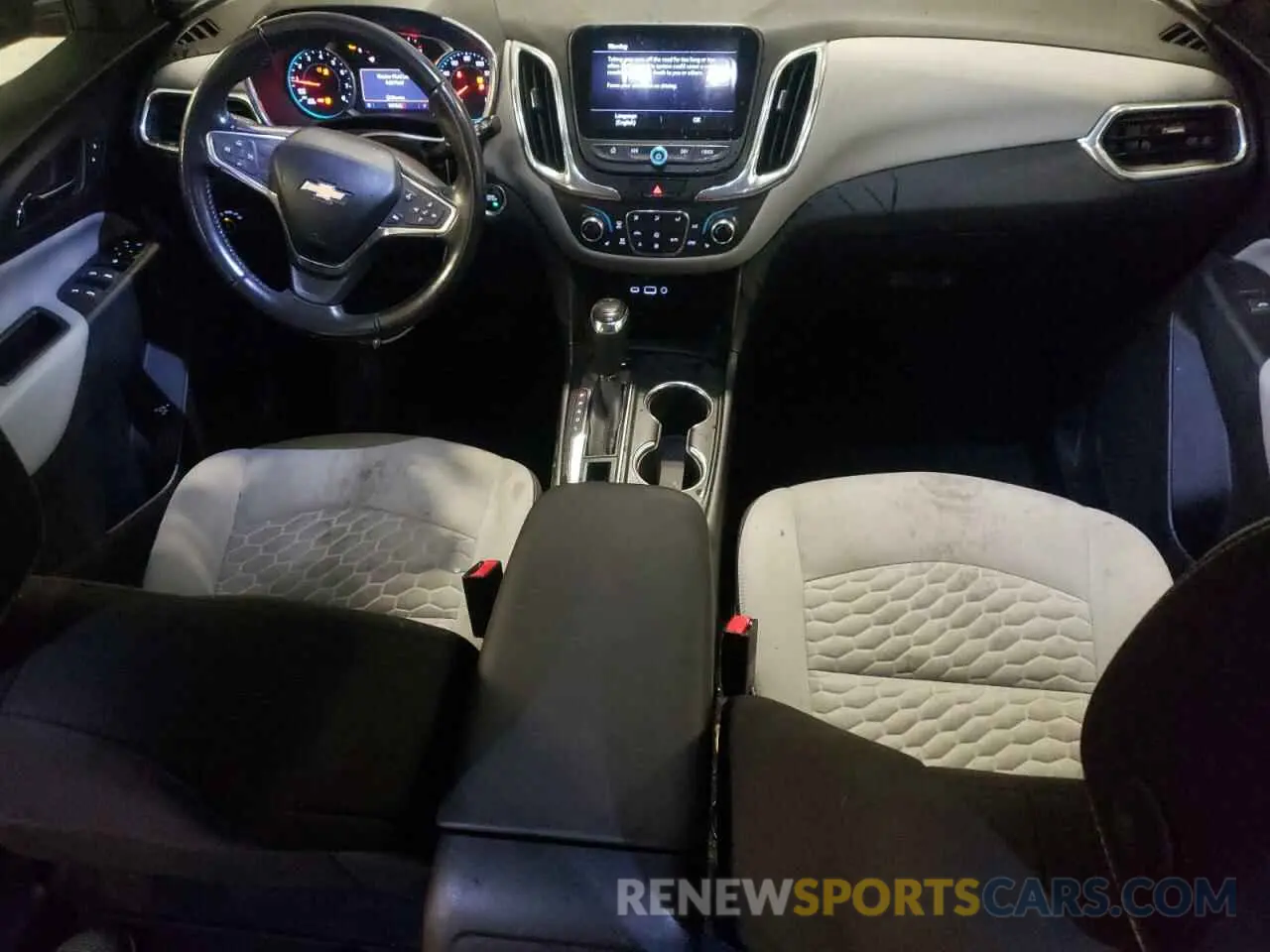 8 Photograph of a damaged car 2GNAXVEX3K6285071 CHEVROLET EQUINOX 2019