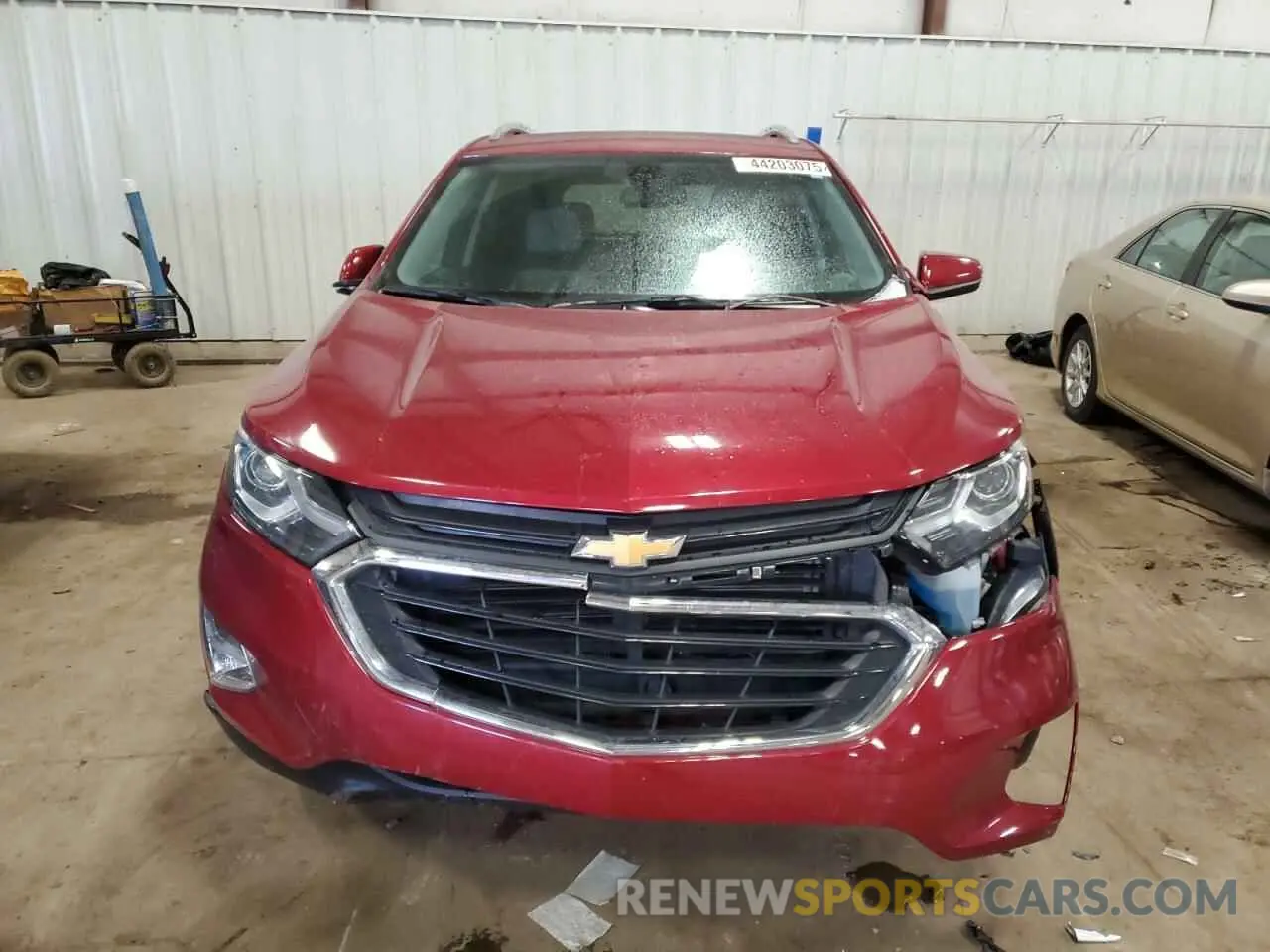 5 Photograph of a damaged car 2GNAXVEX4K6277237 CHEVROLET EQUINOX 2019