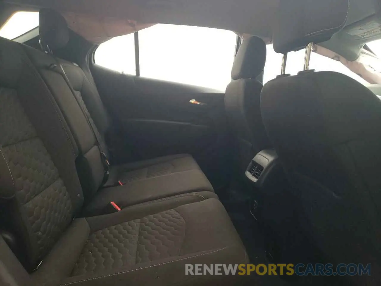 10 Photograph of a damaged car 2GNAXVEX4K6285807 CHEVROLET EQUINOX 2019
