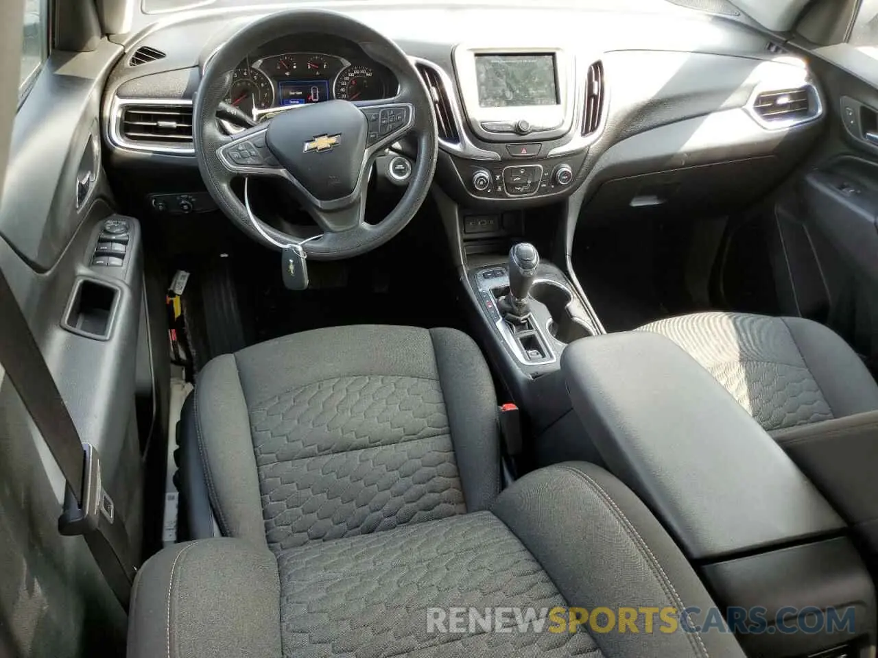 8 Photograph of a damaged car 2GNAXVEX4K6296466 CHEVROLET EQUINOX 2019
