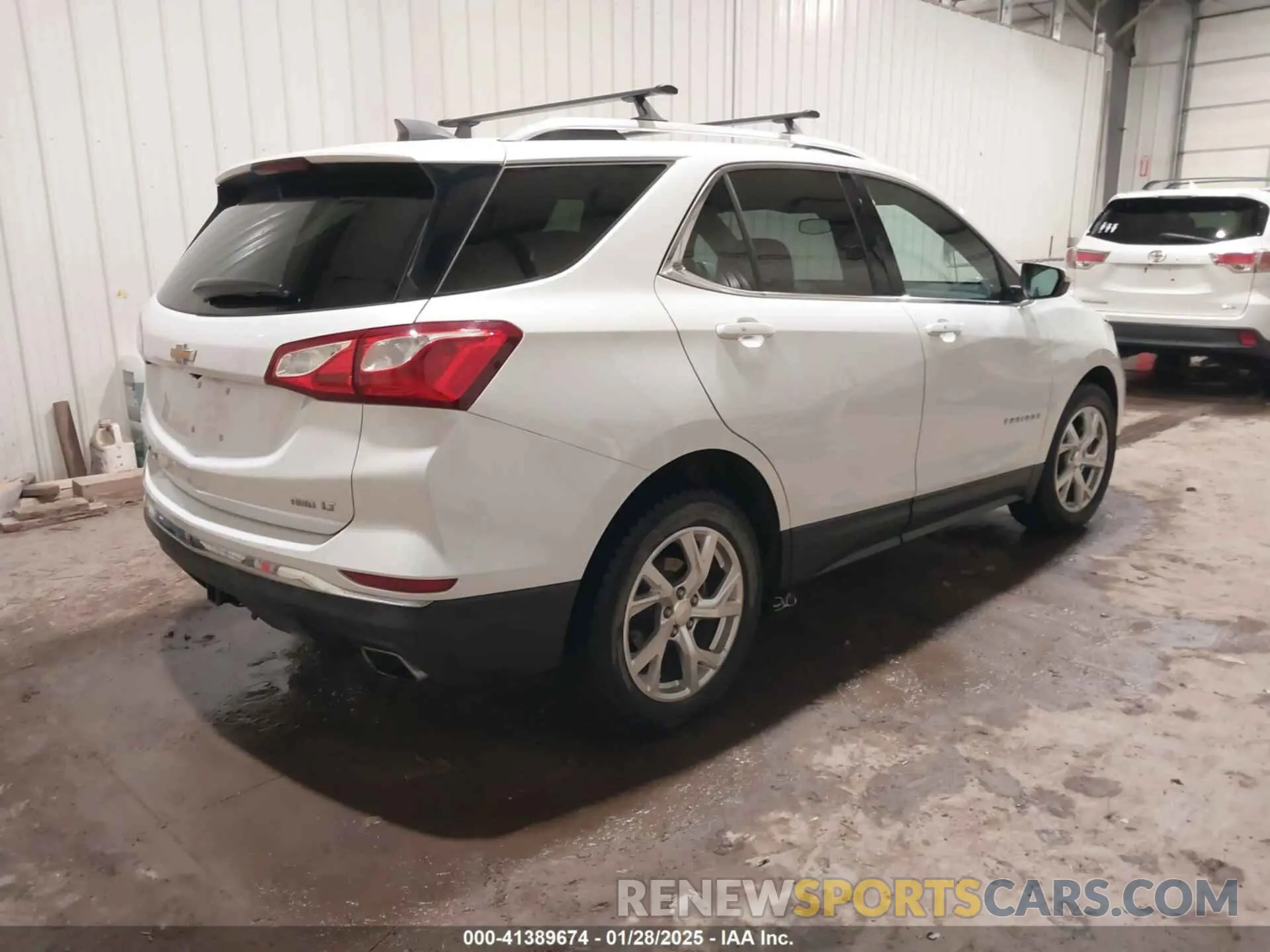 4 Photograph of a damaged car 2GNAXVEX5K6191659 CHEVROLET EQUINOX 2019