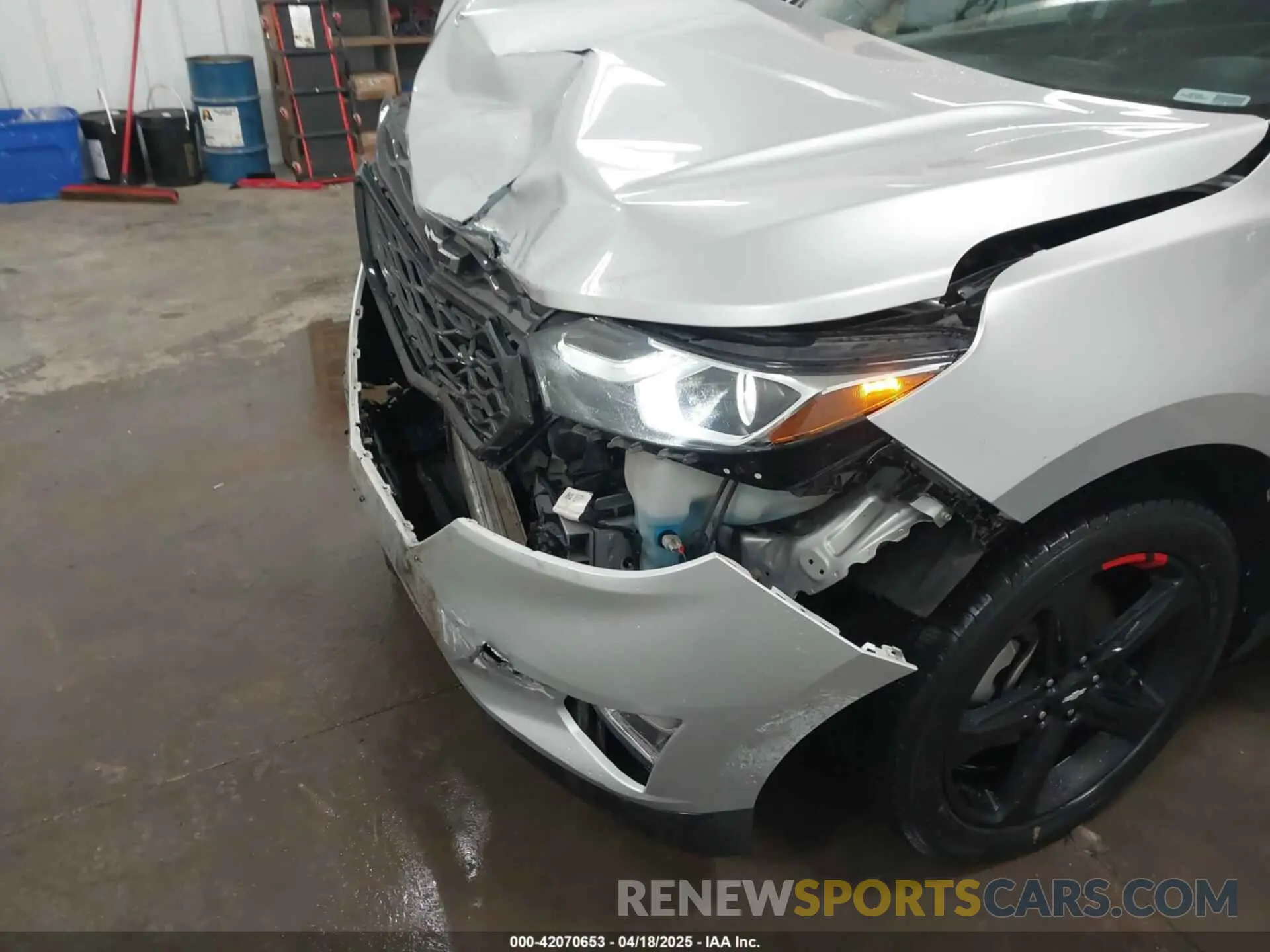 17 Photograph of a damaged car 2GNAXVEX6K6212163 CHEVROLET EQUINOX 2019