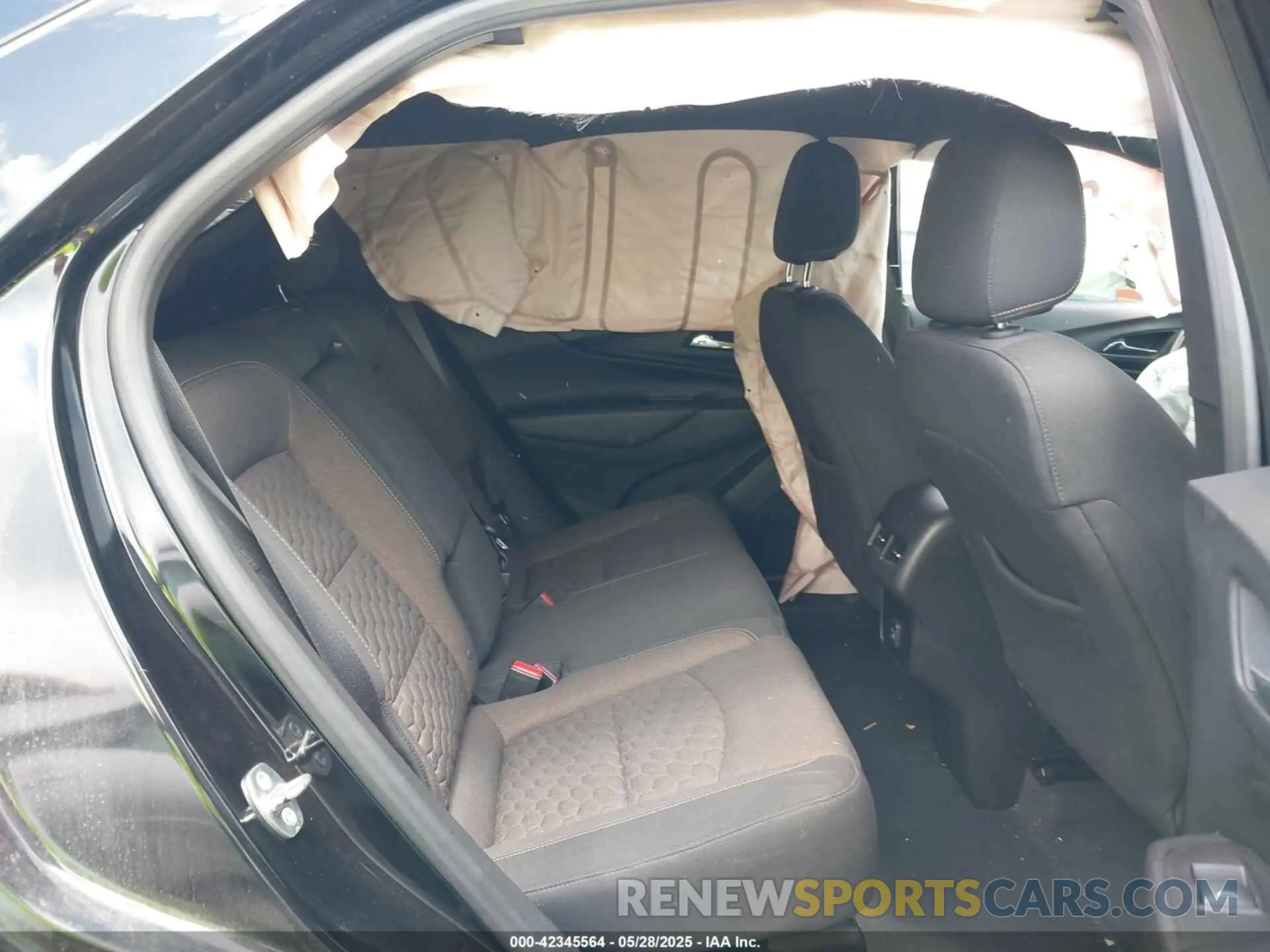 8 Photograph of a damaged car 2GNAXVEX6K6214219 CHEVROLET EQUINOX 2019