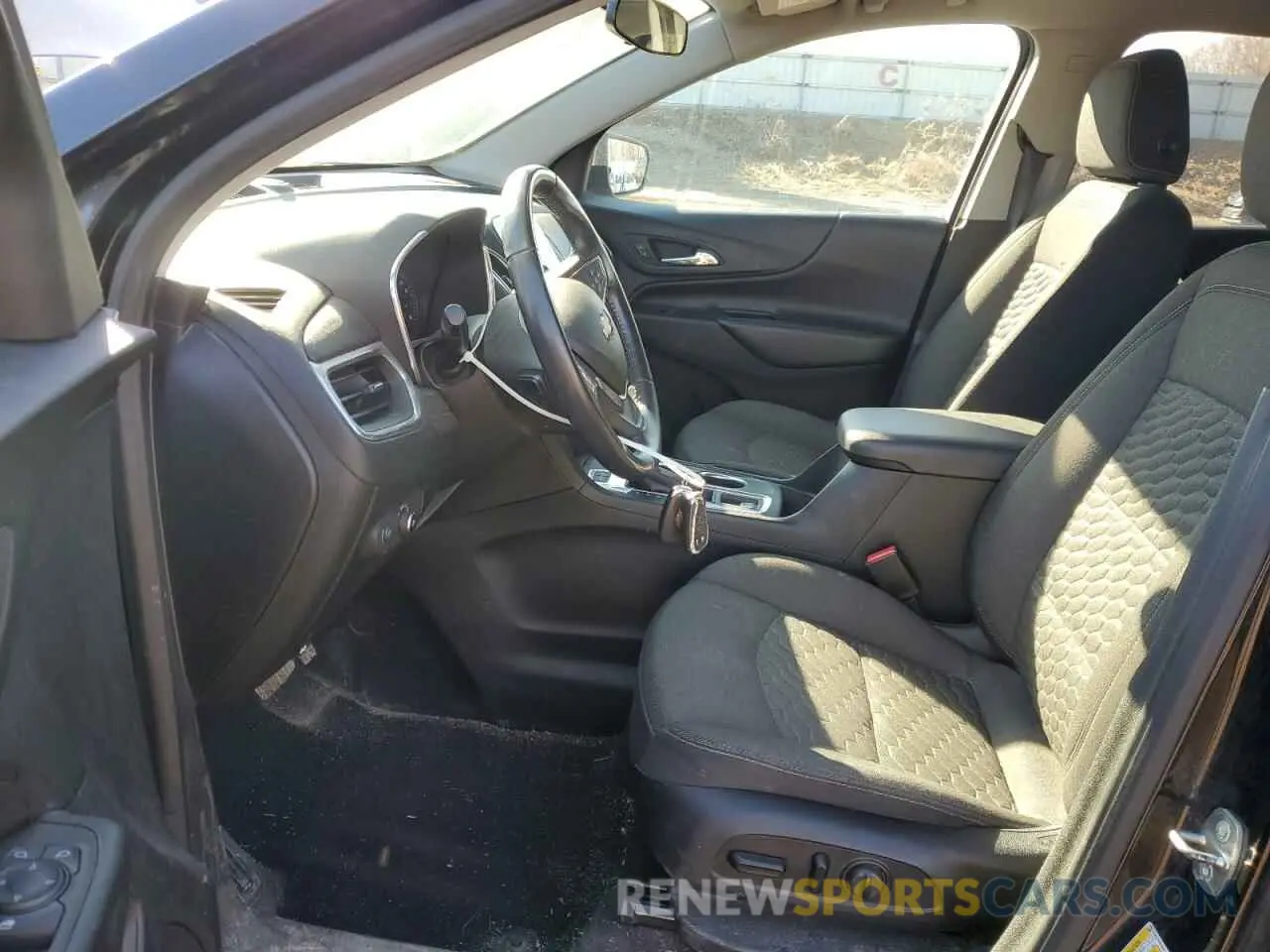 7 Photograph of a damaged car 2GNAXVEX8K6217347 CHEVROLET EQUINOX 2019