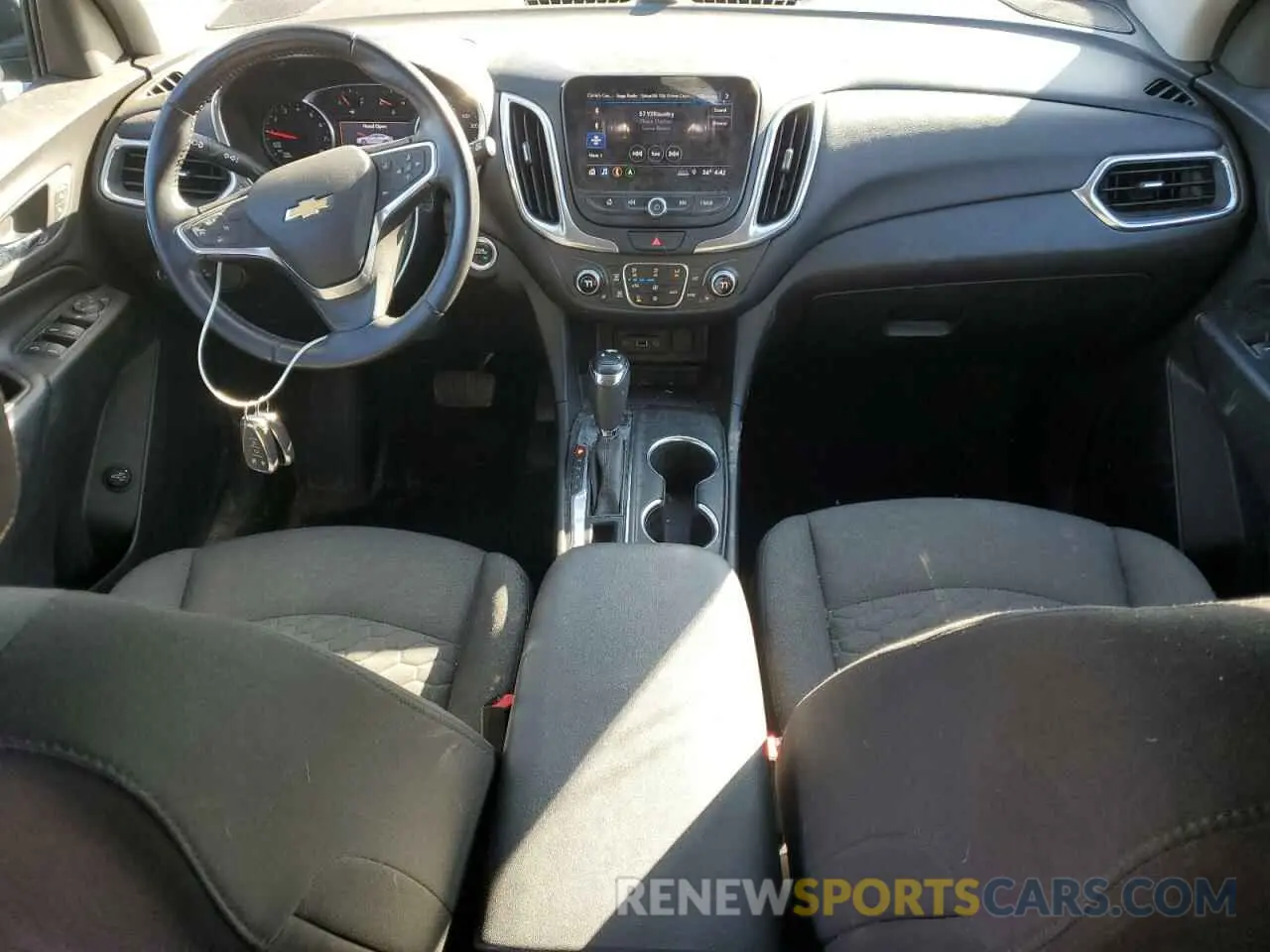 8 Photograph of a damaged car 2GNAXVEX8K6217347 CHEVROLET EQUINOX 2019