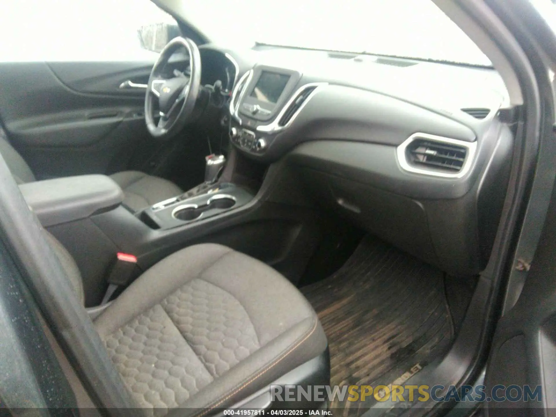 5 Photograph of a damaged car 2GNAXVEX9K6301306 CHEVROLET EQUINOX 2019