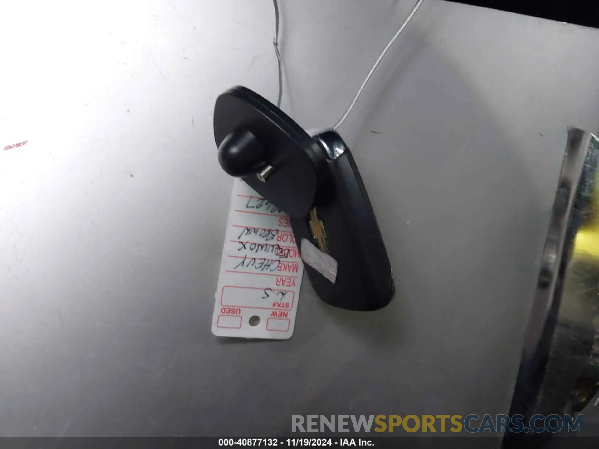 11 Photograph of a damaged car 2GNAXVEXXK6188627 CHEVROLET EQUINOX 2019