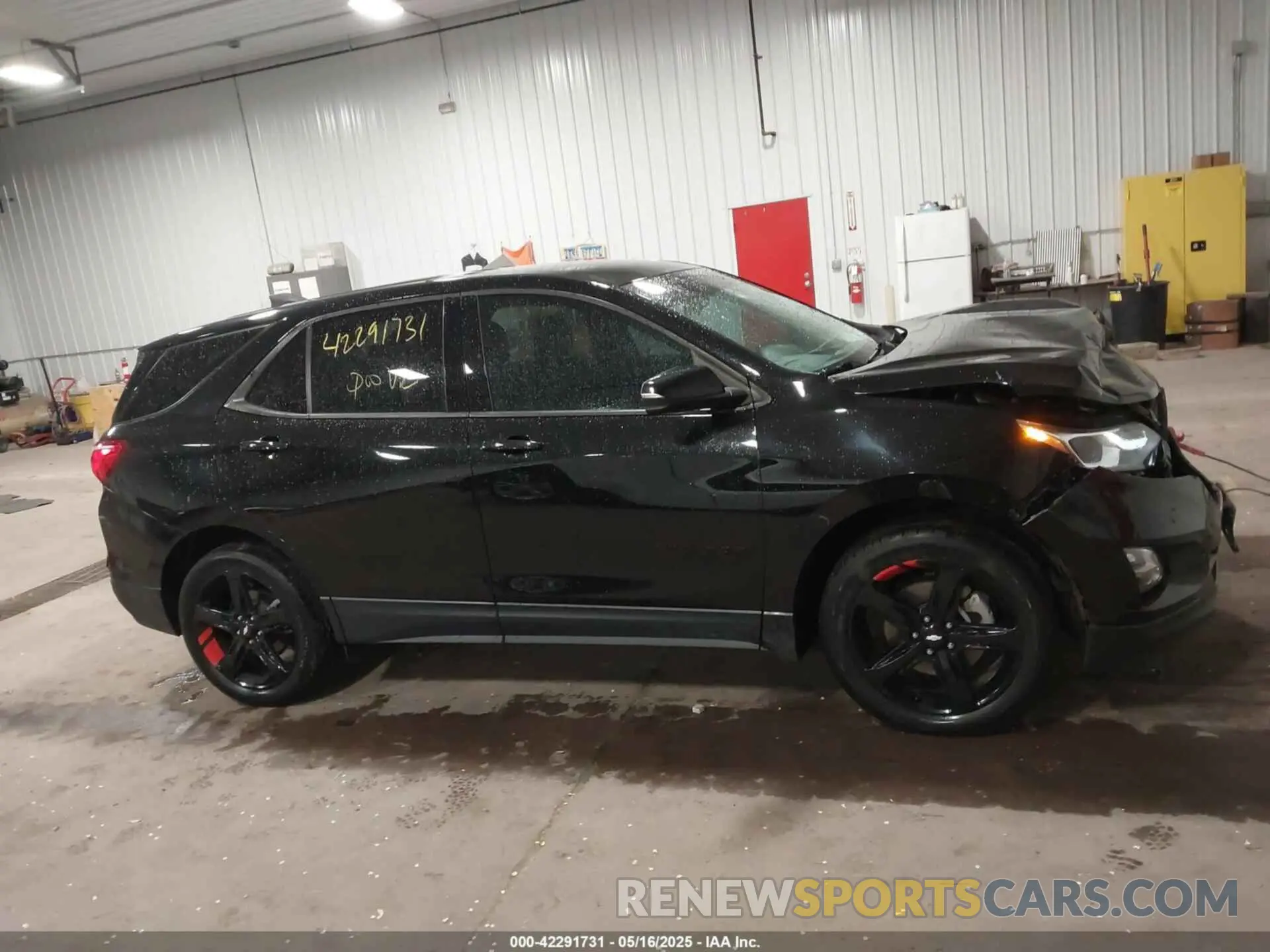 13 Photograph of a damaged car 2GNAXVEXXK6249202 CHEVROLET EQUINOX 2019
