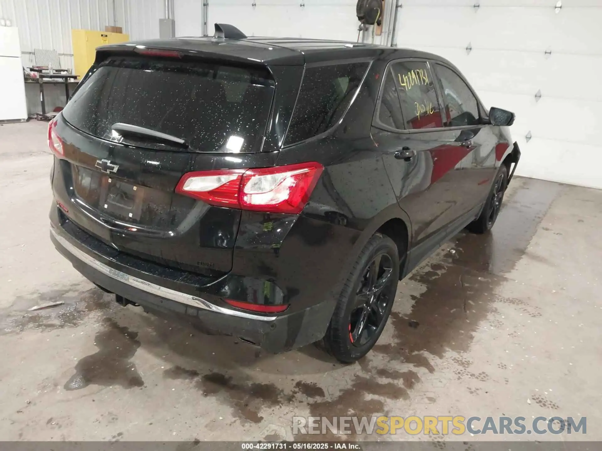 4 Photograph of a damaged car 2GNAXVEXXK6249202 CHEVROLET EQUINOX 2019