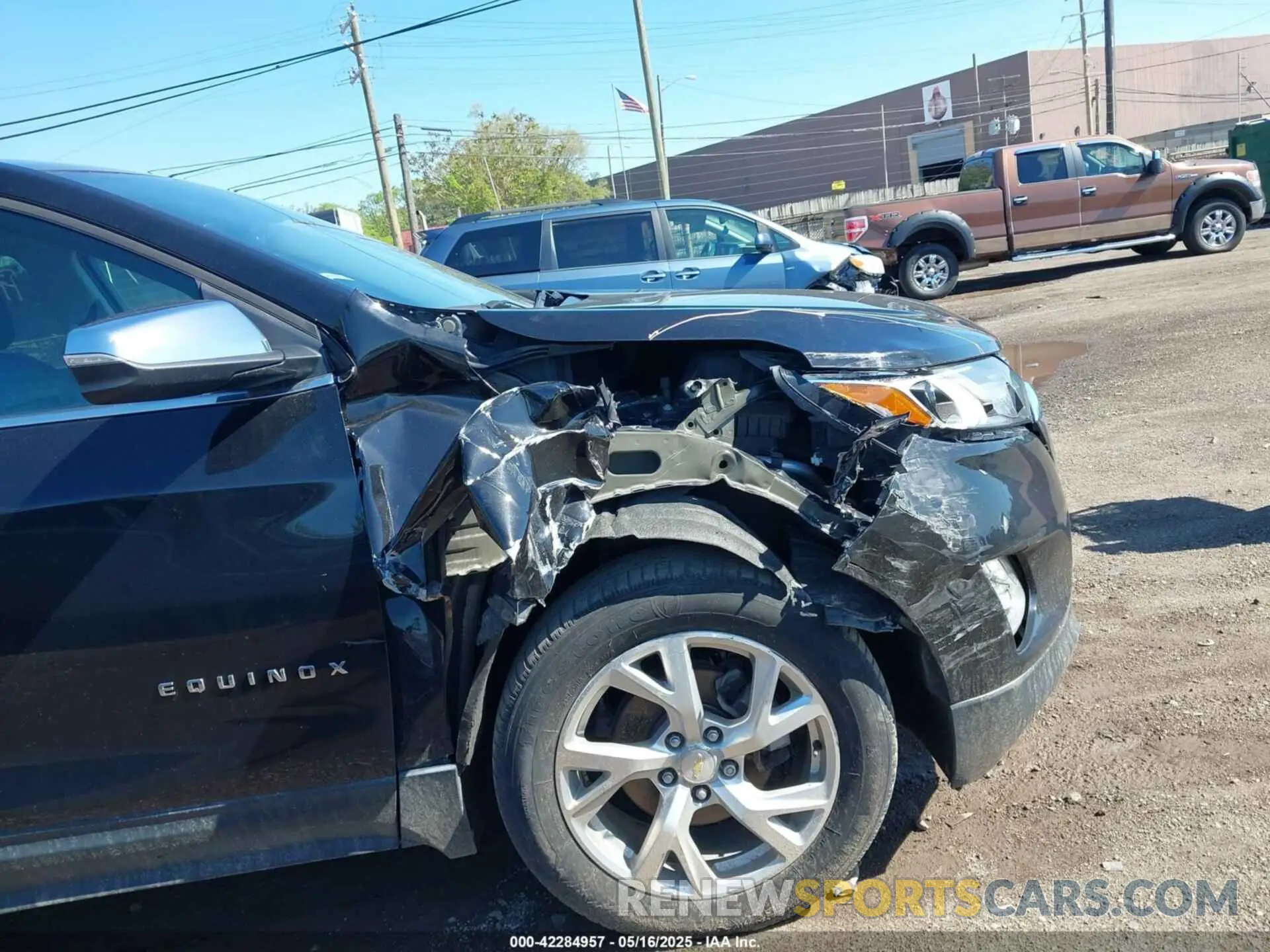 17 Photograph of a damaged car 2GNAXXEV0K6172690 CHEVROLET EQUINOX 2019