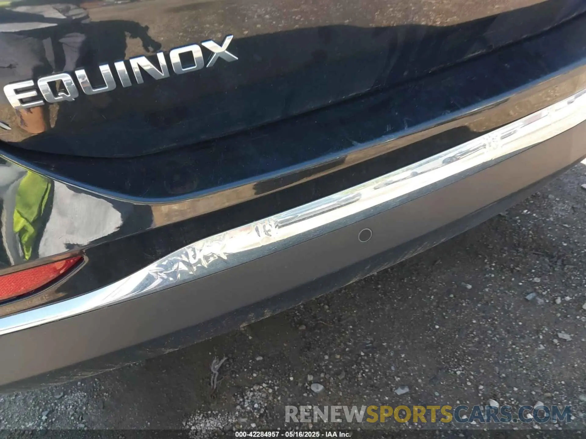 18 Photograph of a damaged car 2GNAXXEV0K6172690 CHEVROLET EQUINOX 2019