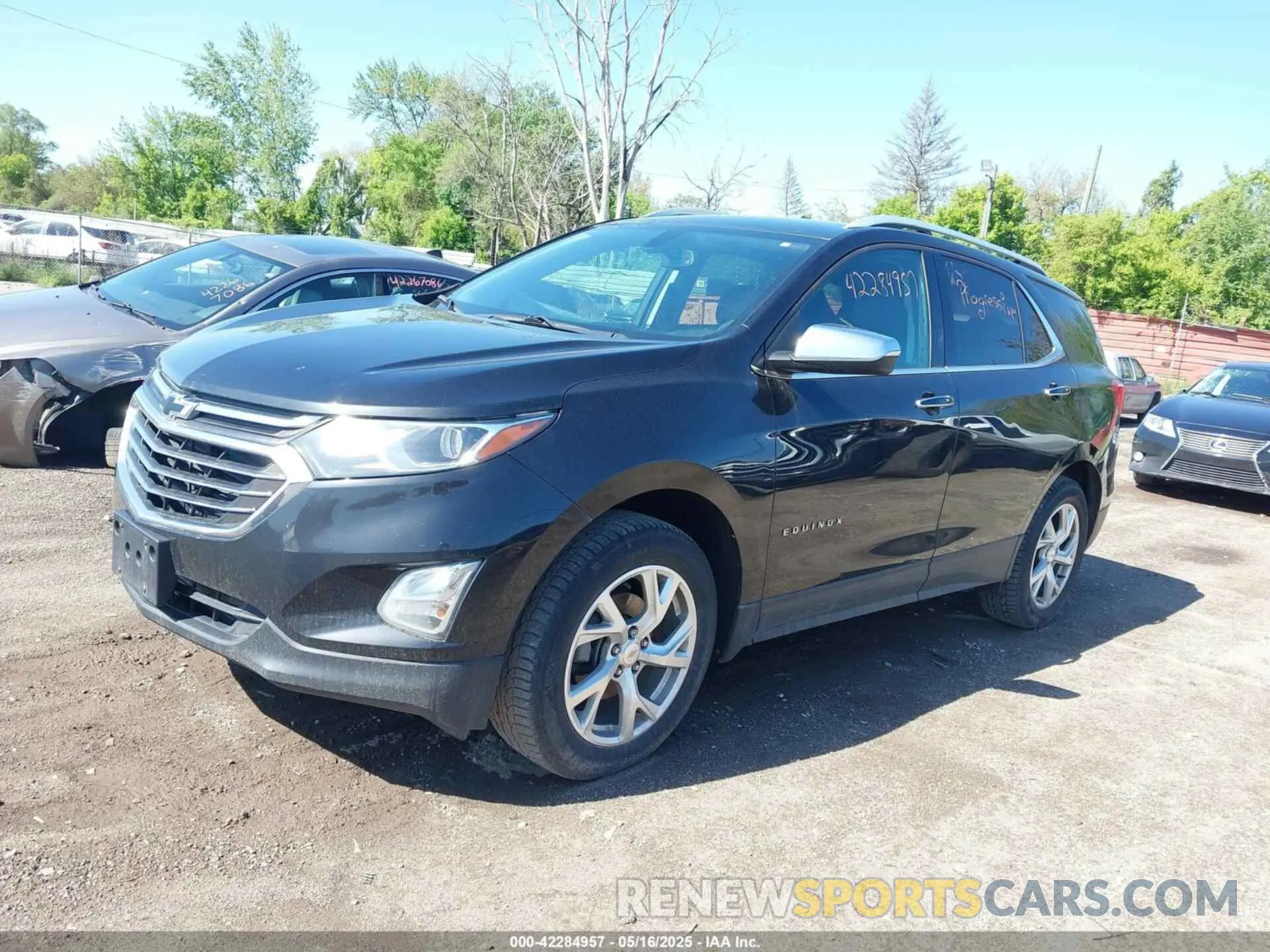 2 Photograph of a damaged car 2GNAXXEV0K6172690 CHEVROLET EQUINOX 2019