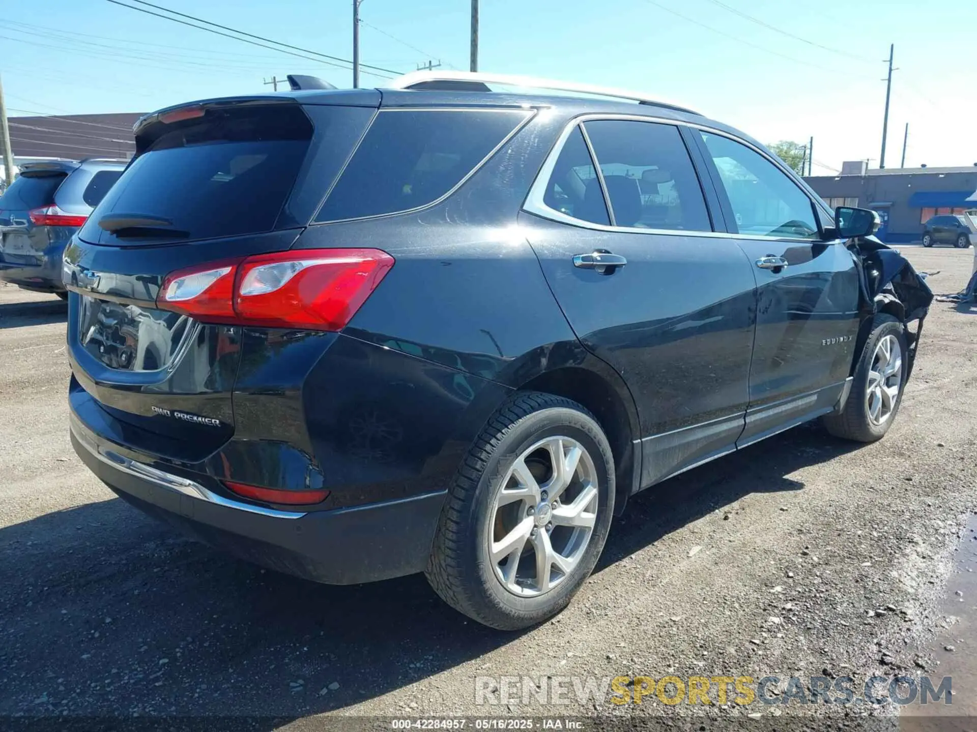 4 Photograph of a damaged car 2GNAXXEV0K6172690 CHEVROLET EQUINOX 2019