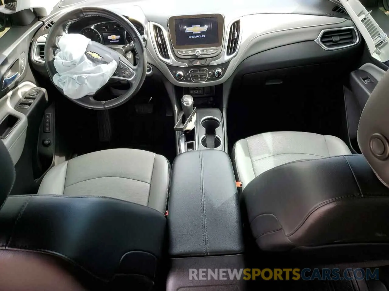 8 Photograph of a damaged car 2GNAXXEV0K6196729 CHEVROLET EQUINOX 2019