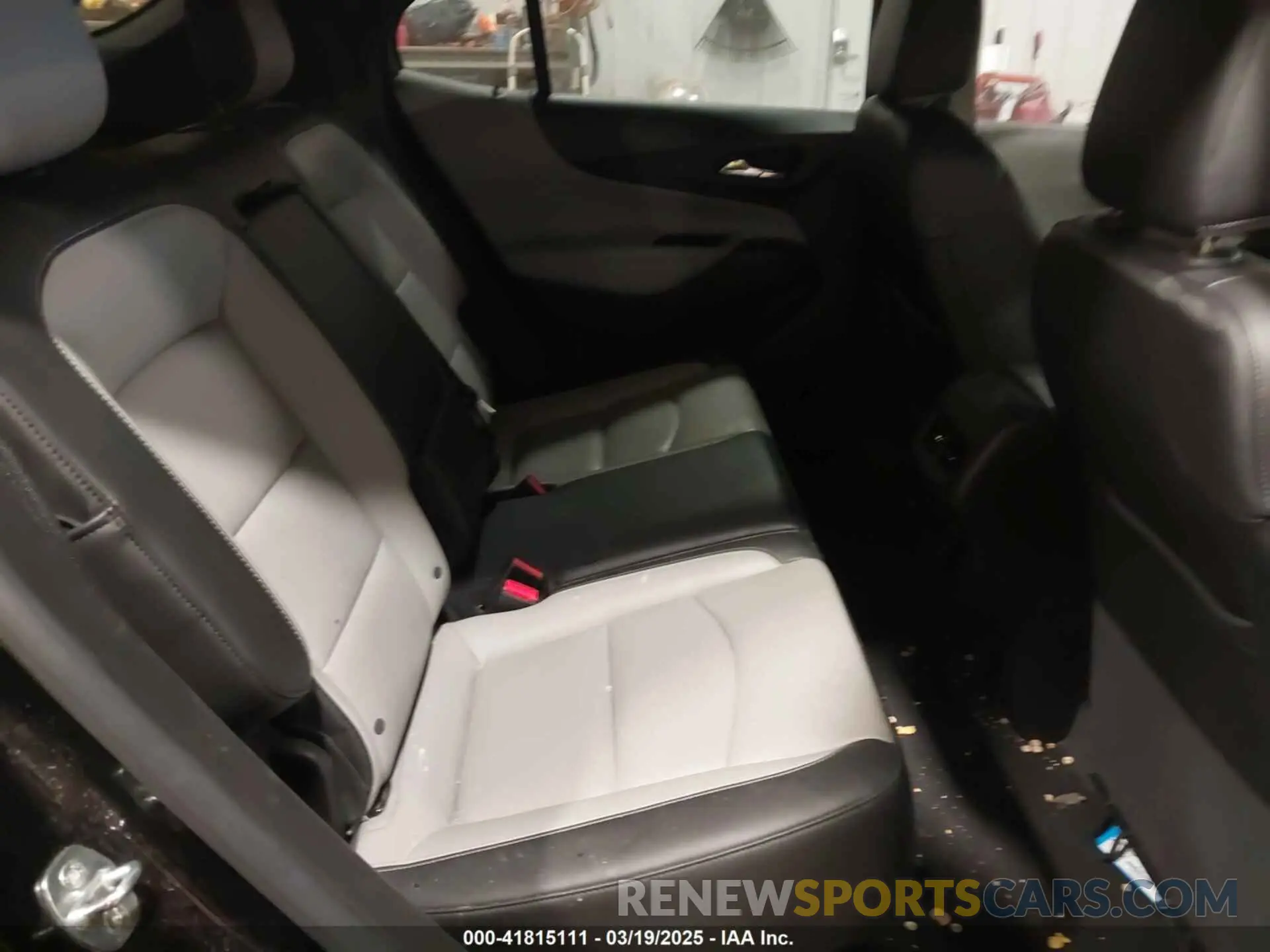 8 Photograph of a damaged car 2GNAXXEV4K6204721 CHEVROLET EQUINOX 2019