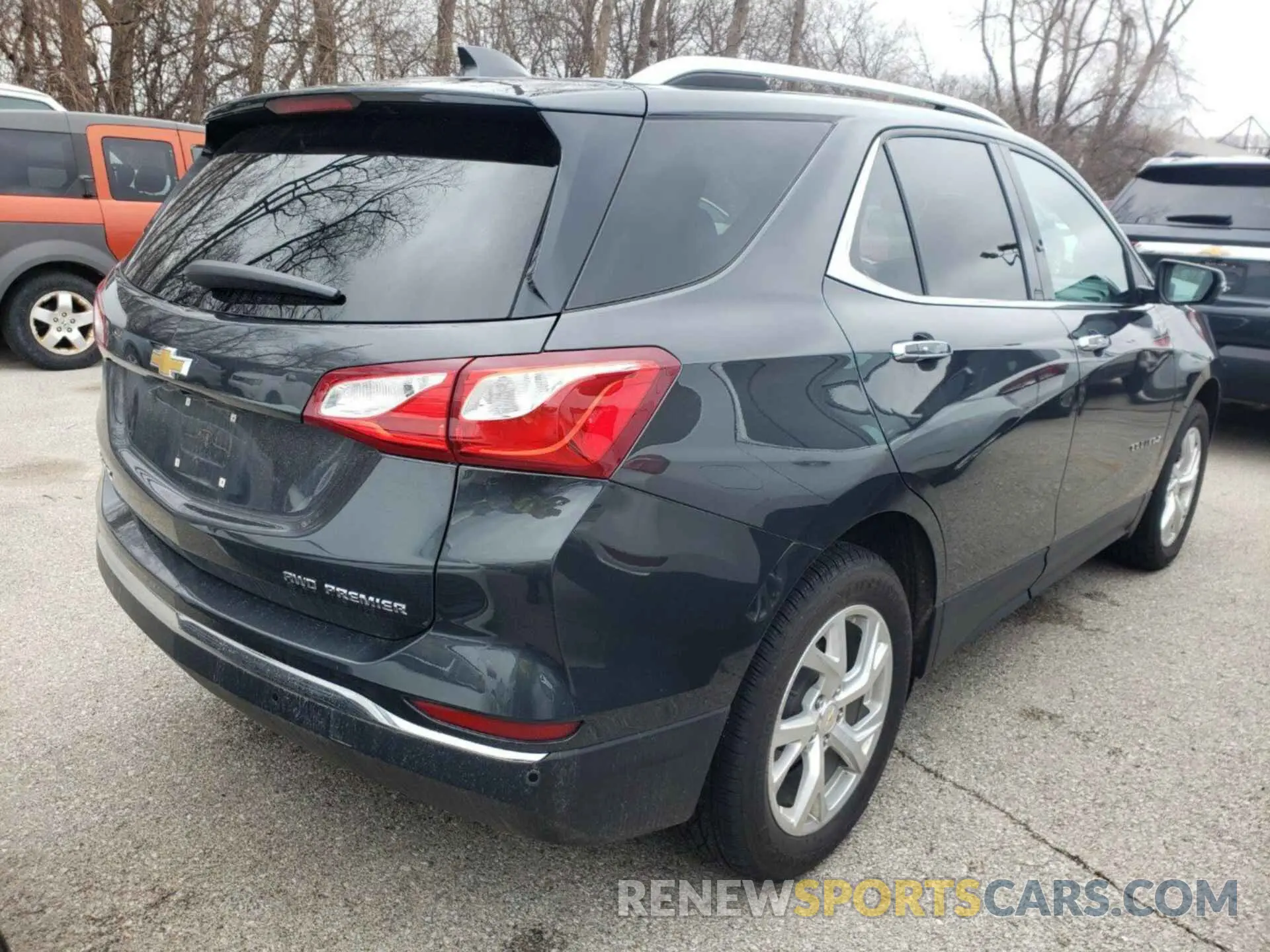 17 Photograph of a damaged car 2GNAXXEV6K6194743 CHEVROLET EQUINOX 2019