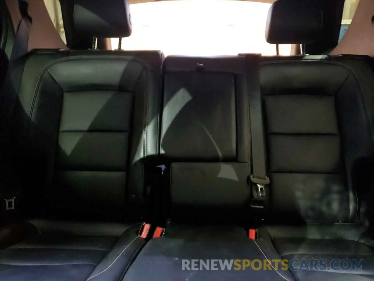 10 Photograph of a damaged car 2GNAXXEVXK6243913 CHEVROLET EQUINOX 2019