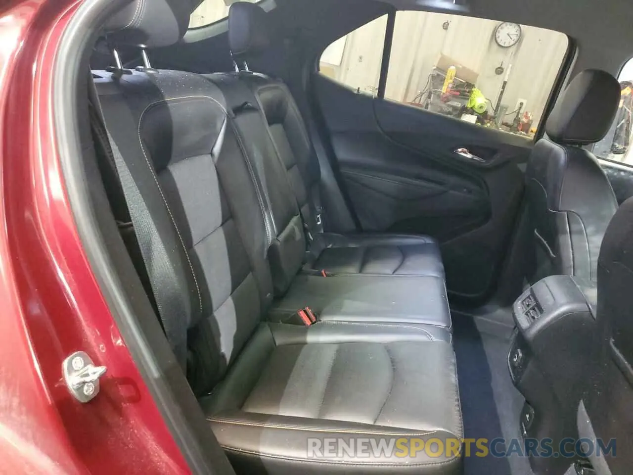 11 Photograph of a damaged car 2GNAXXEVXK6243913 CHEVROLET EQUINOX 2019