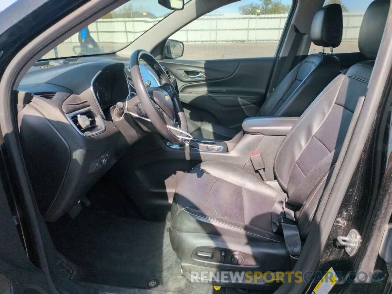7 Photograph of a damaged car 2GNAXXEVXK6298846 CHEVROLET EQUINOX 2019
