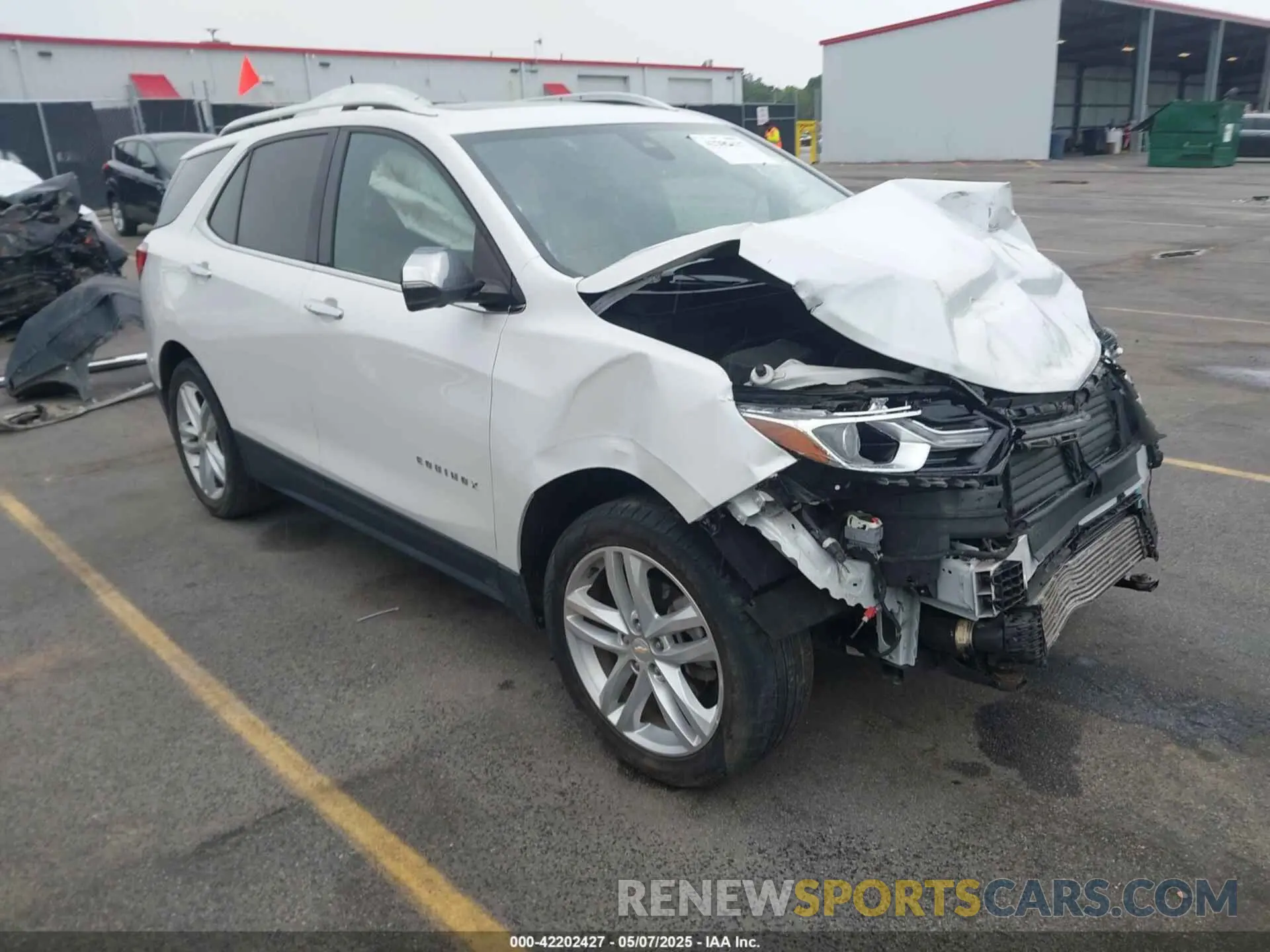 1 Photograph of a damaged car 2GNAXYEX0K6192106 CHEVROLET EQUINOX 2019