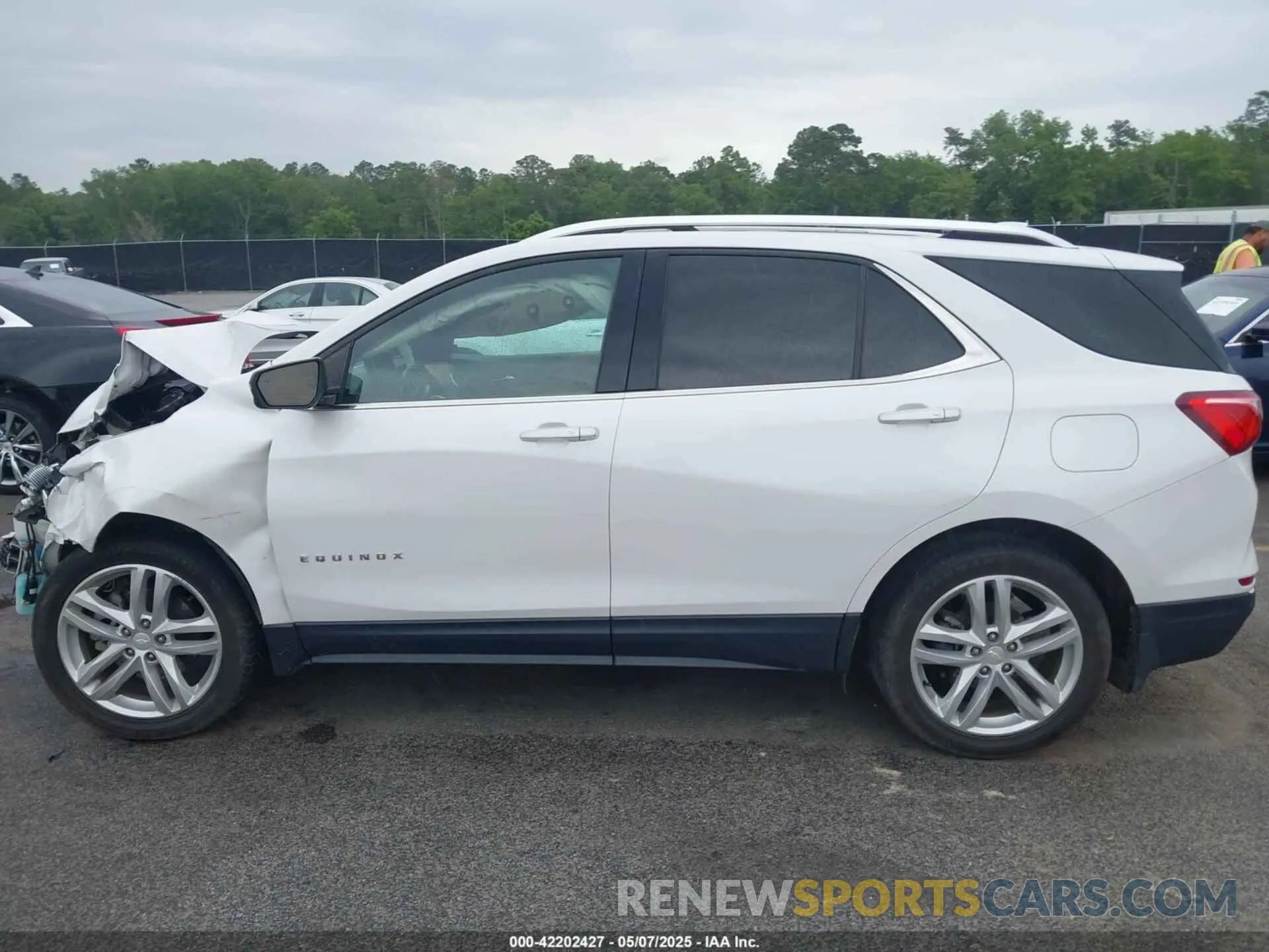 14 Photograph of a damaged car 2GNAXYEX0K6192106 CHEVROLET EQUINOX 2019