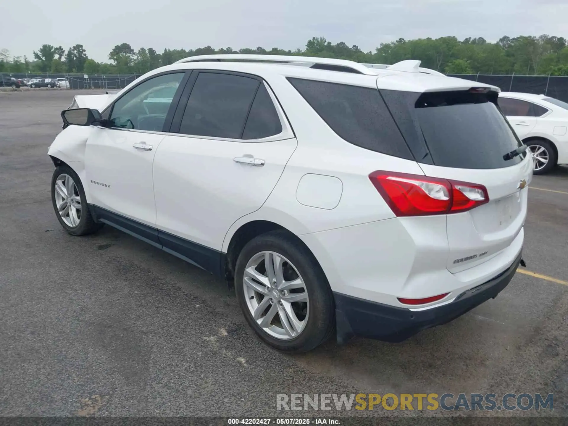 3 Photograph of a damaged car 2GNAXYEX0K6192106 CHEVROLET EQUINOX 2019