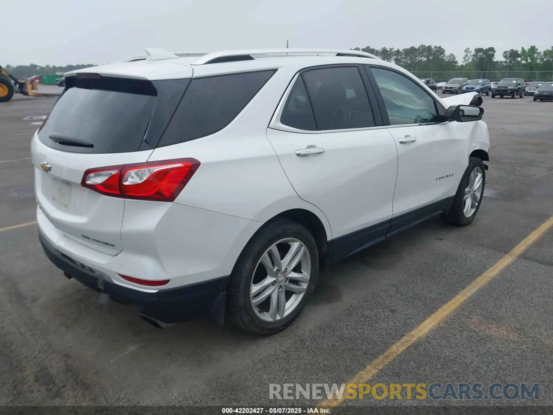 4 Photograph of a damaged car 2GNAXYEX0K6192106 CHEVROLET EQUINOX 2019