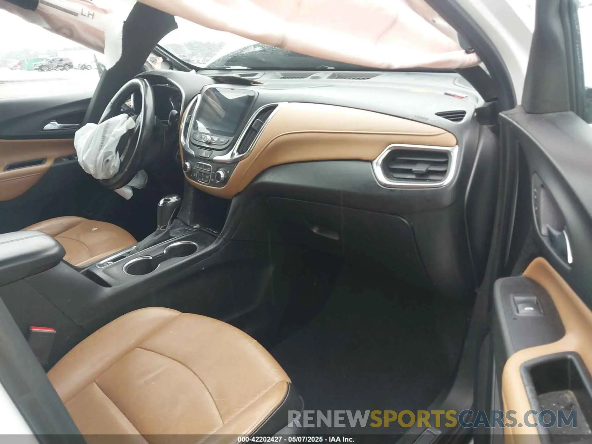 5 Photograph of a damaged car 2GNAXYEX0K6192106 CHEVROLET EQUINOX 2019