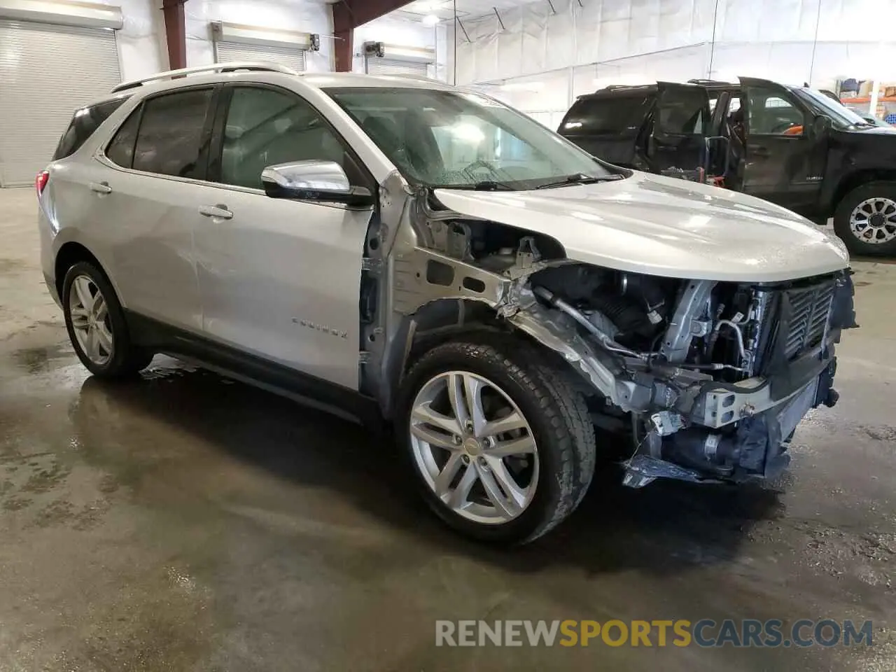 4 Photograph of a damaged car 2GNAXYEX4K6254607 CHEVROLET EQUINOX 2019