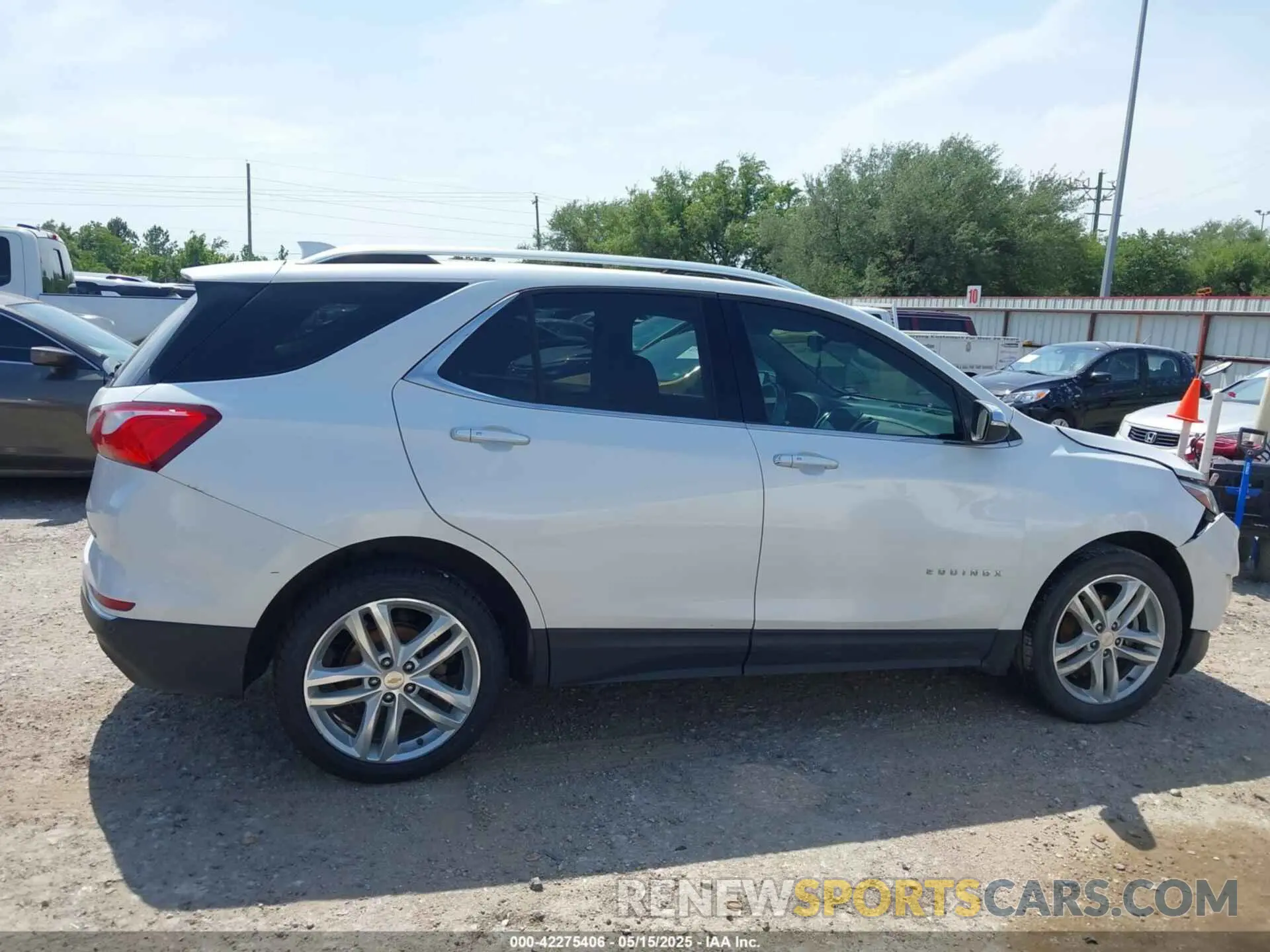 13 Photograph of a damaged car 2GNAXYEX7K6217275 CHEVROLET EQUINOX 2019