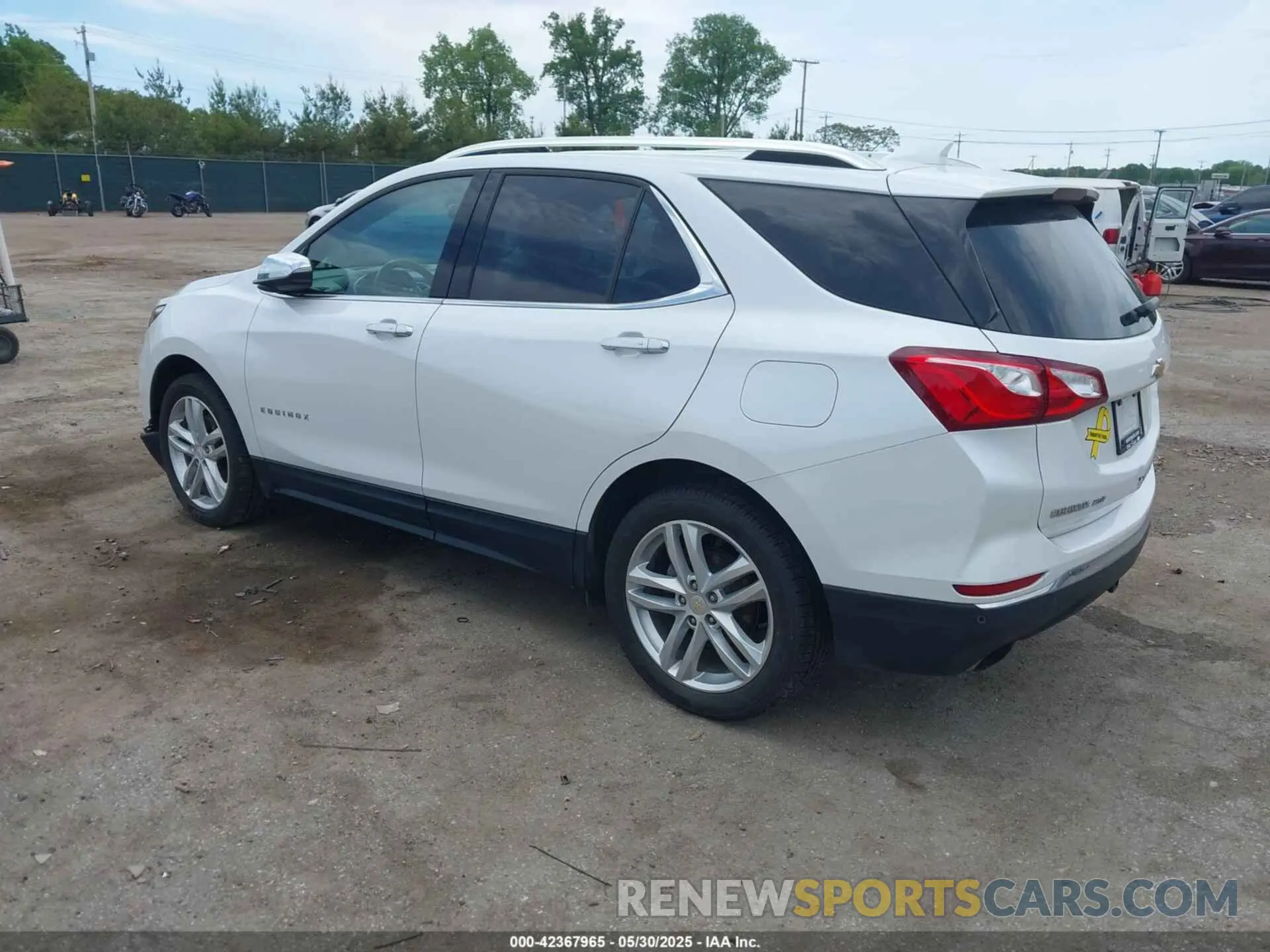 3 Photograph of a damaged car 2GNAXYEX7K6270400 CHEVROLET EQUINOX 2019