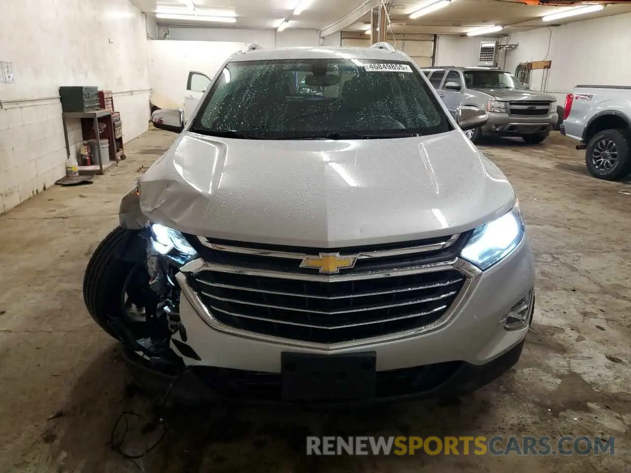 5 Photograph of a damaged car 2GNAXYEX8K6257235 CHEVROLET EQUINOX 2019