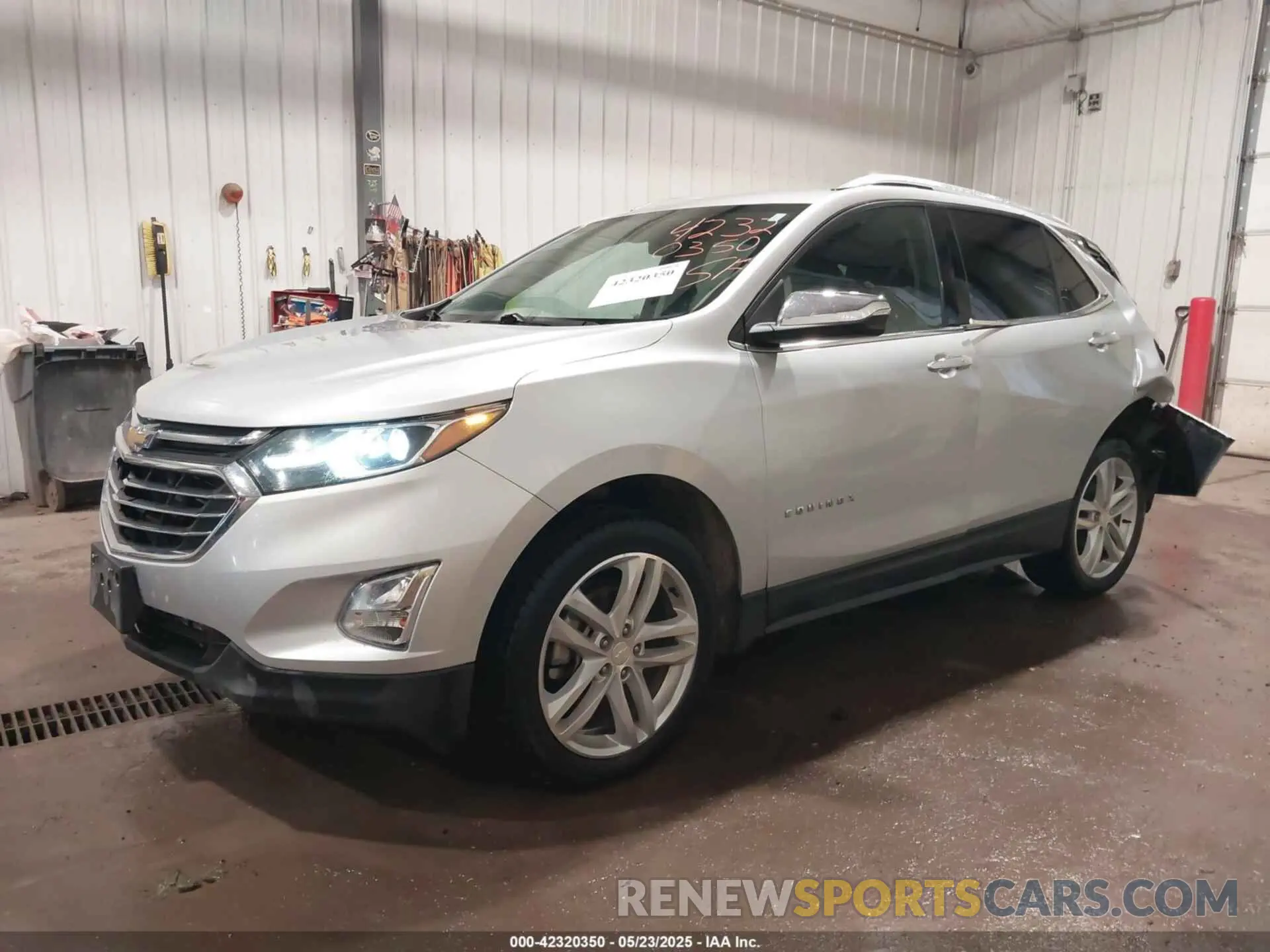 2 Photograph of a damaged car 2GNAXYEX8K6283950 CHEVROLET EQUINOX 2019