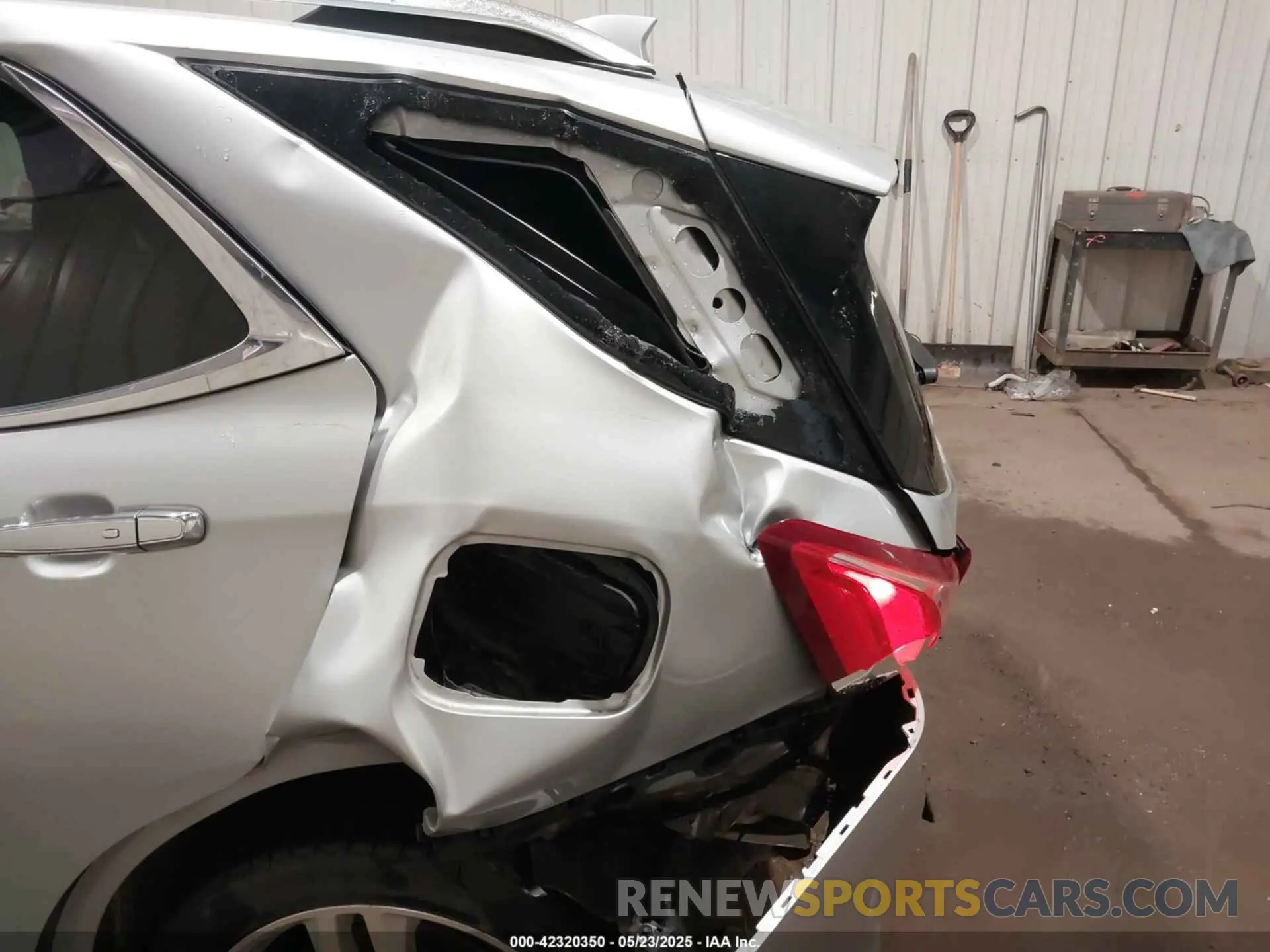 20 Photograph of a damaged car 2GNAXYEX8K6283950 CHEVROLET EQUINOX 2019