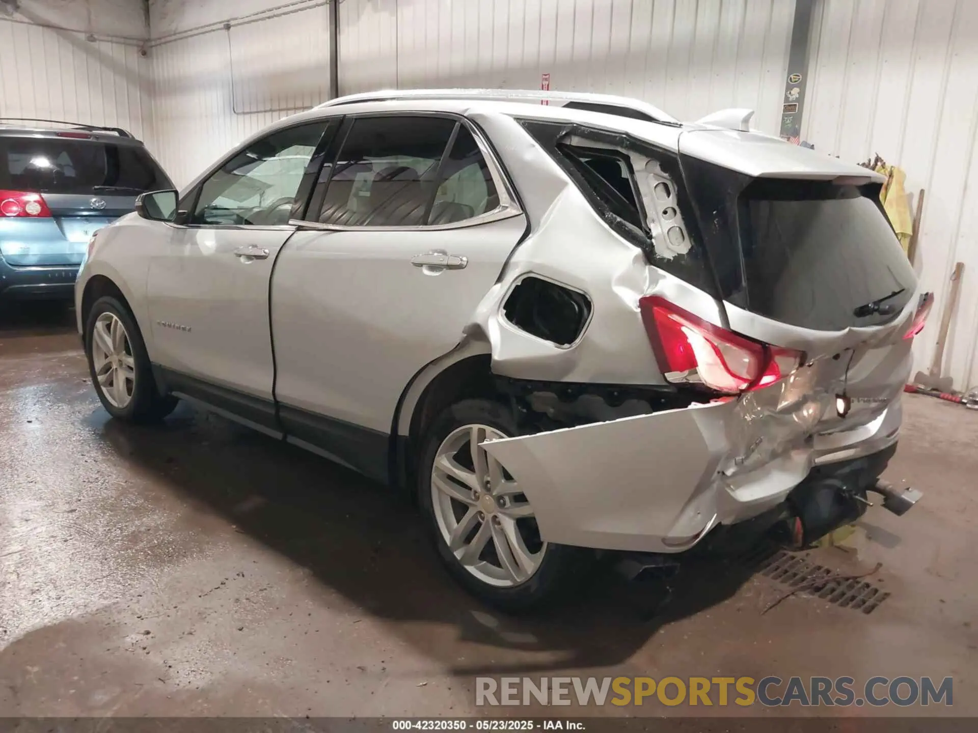 3 Photograph of a damaged car 2GNAXYEX8K6283950 CHEVROLET EQUINOX 2019
