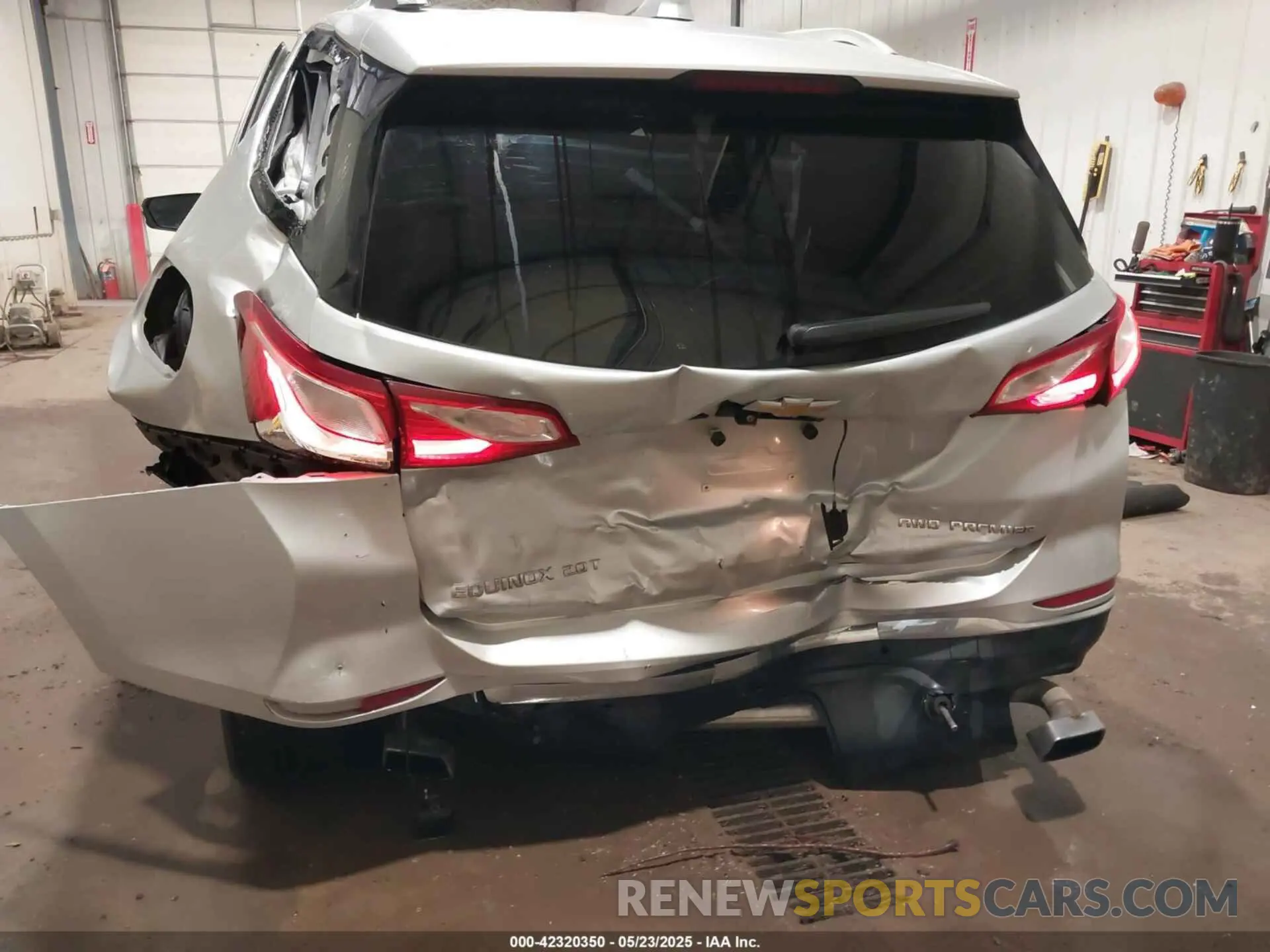 6 Photograph of a damaged car 2GNAXYEX8K6283950 CHEVROLET EQUINOX 2019