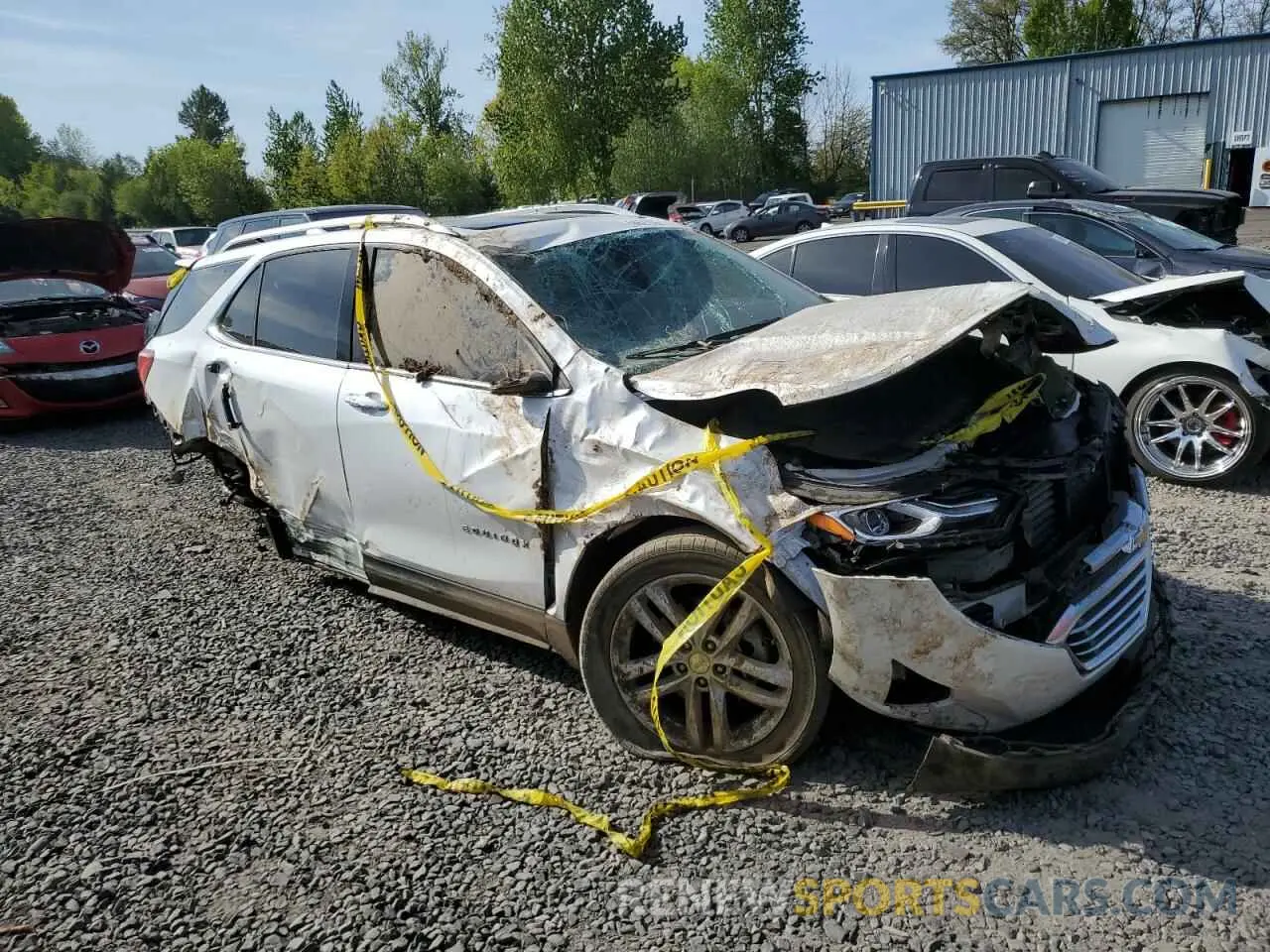4 Photograph of a damaged car 2GNAXYEX8K6293880 CHEVROLET EQUINOX 2019