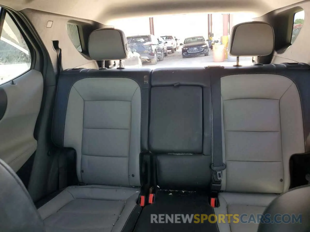 10 Photograph of a damaged car 2GNAXYEX9K6275047 CHEVROLET EQUINOX 2019