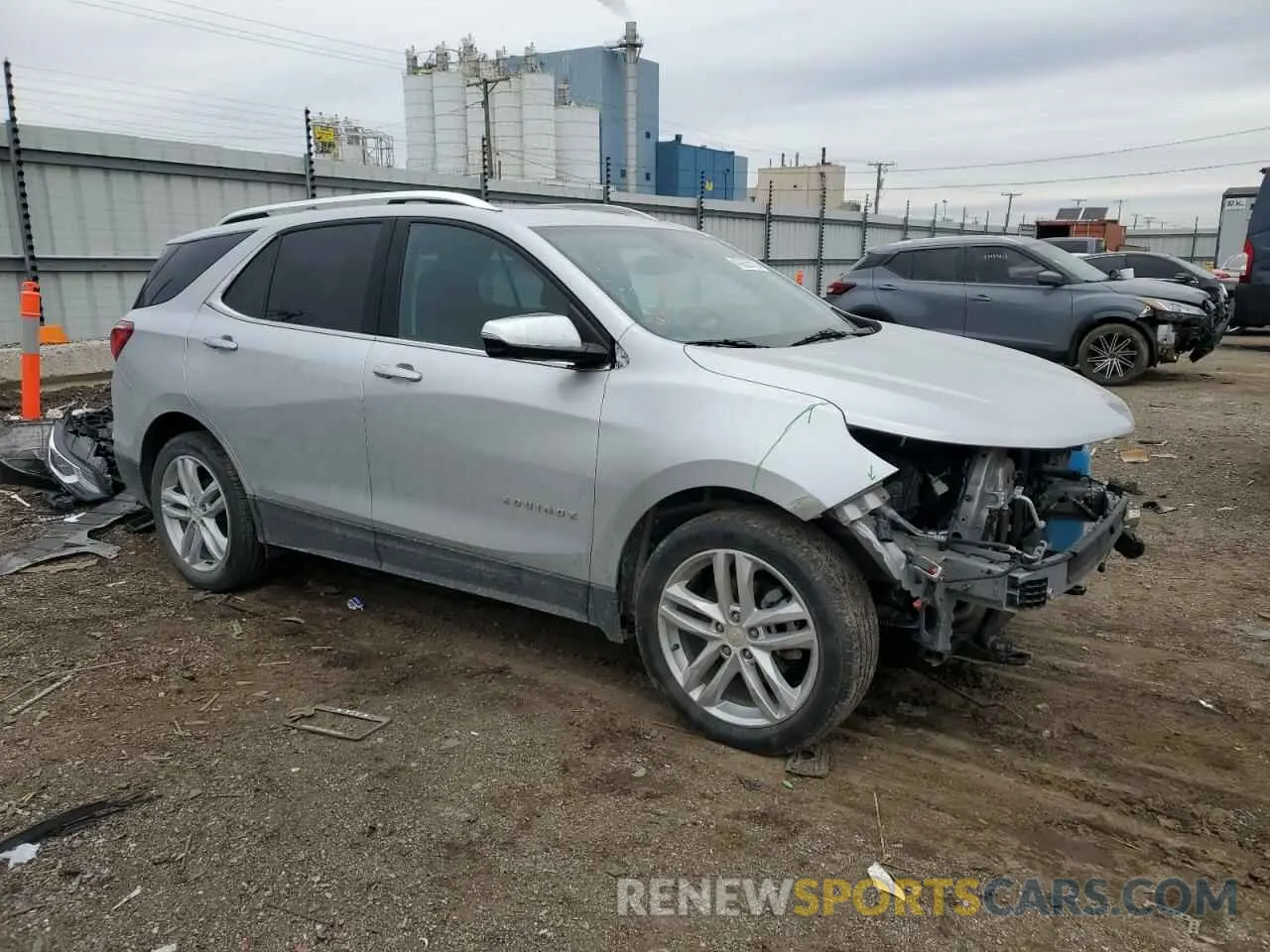 4 Photograph of a damaged car 2GNAXYEXXK6222972 CHEVROLET EQUINOX 2019