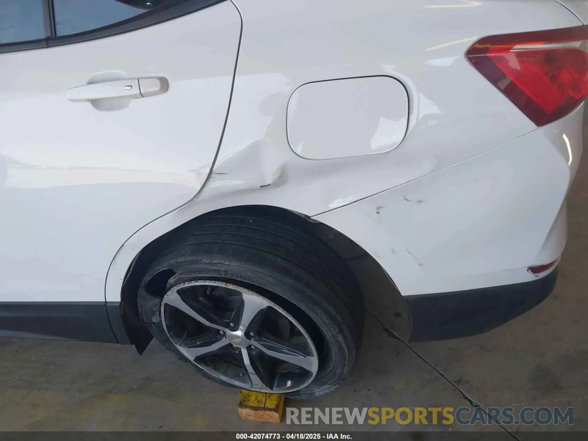 6 Photograph of a damaged car 3GNAXHEV0KL197509 CHEVROLET EQUINOX 2019